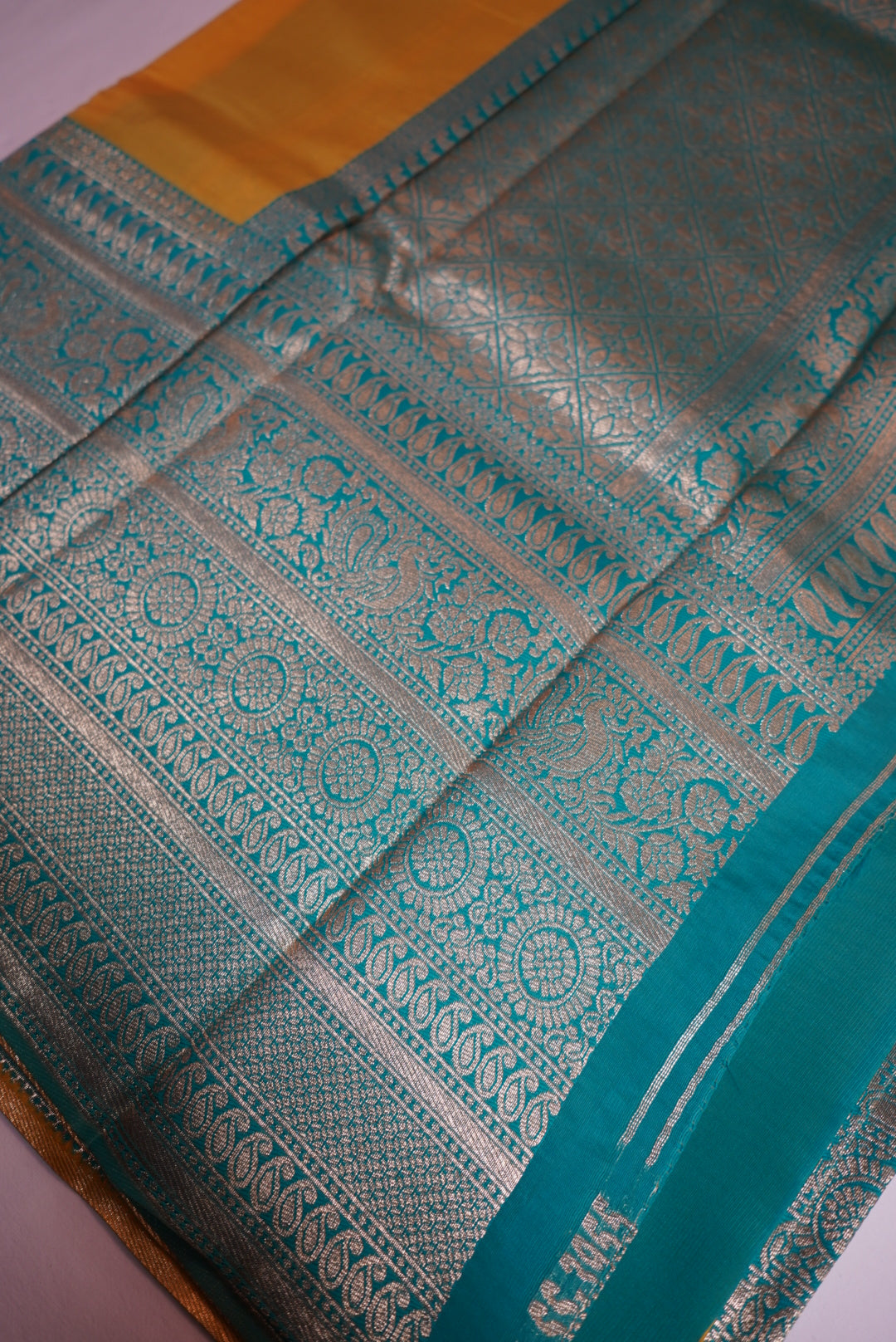 Madhavi Saree
