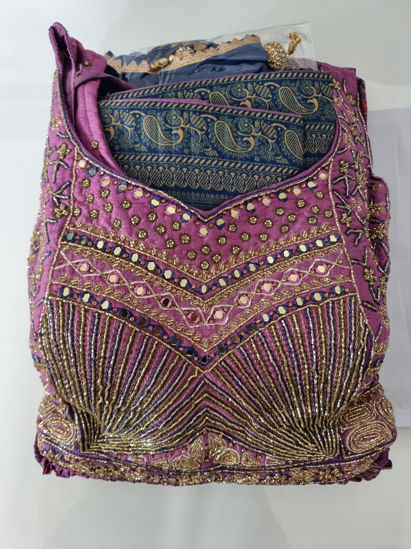 Salwar Utopia Glow