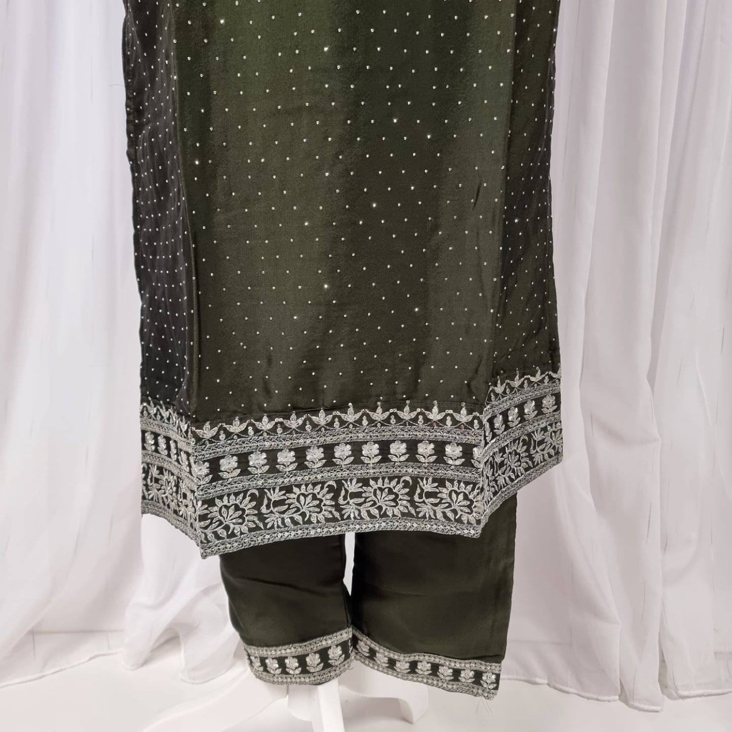 Thamarai Salwar Classic