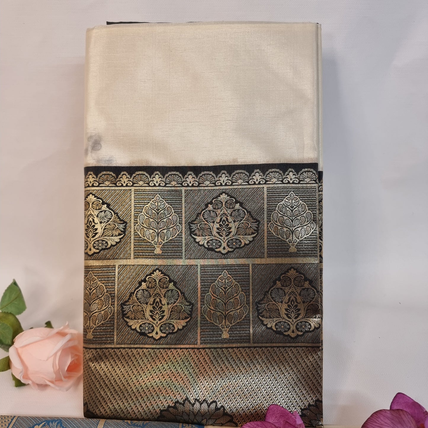 Muthu Valli Saree