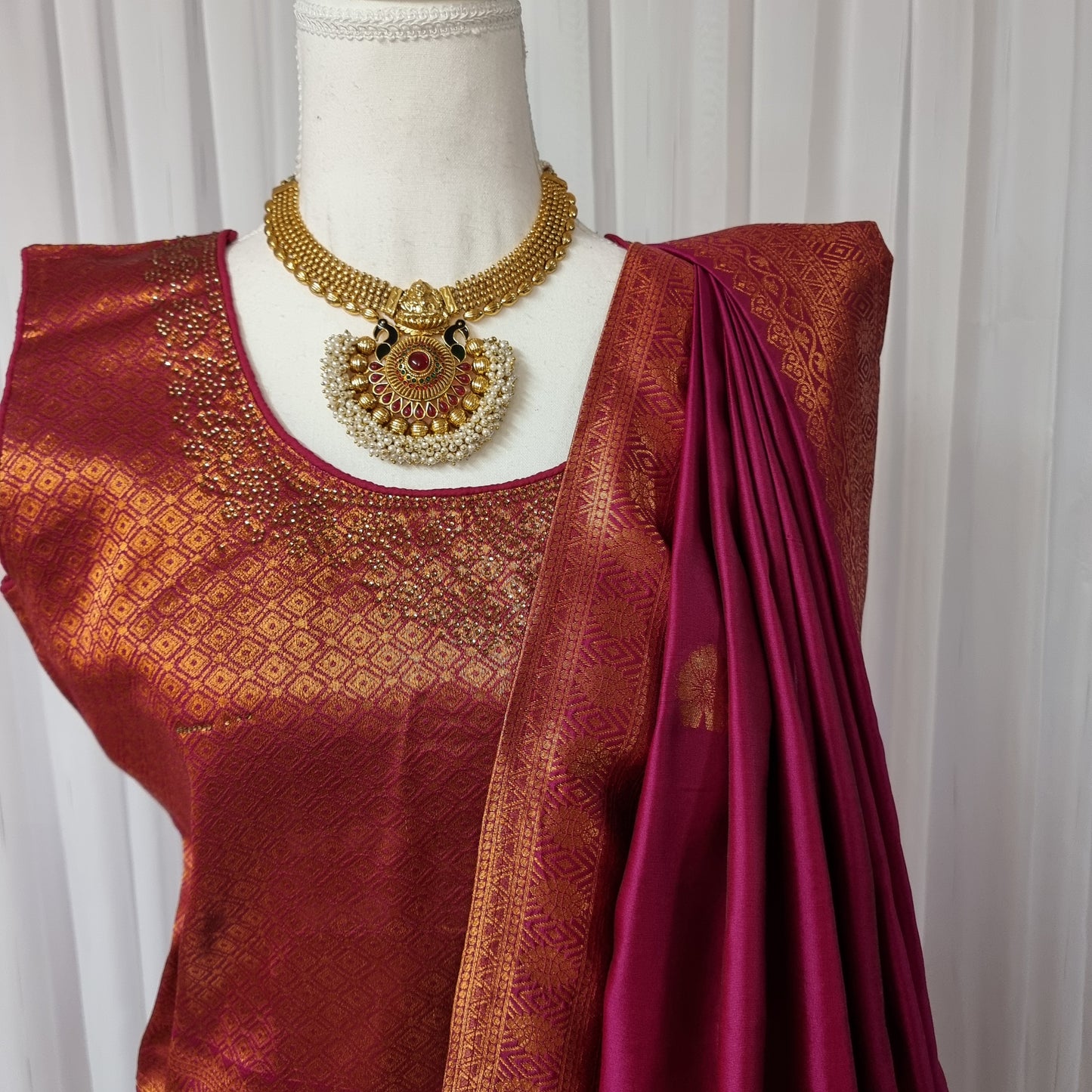 Senthamarai Pattu Lehenga