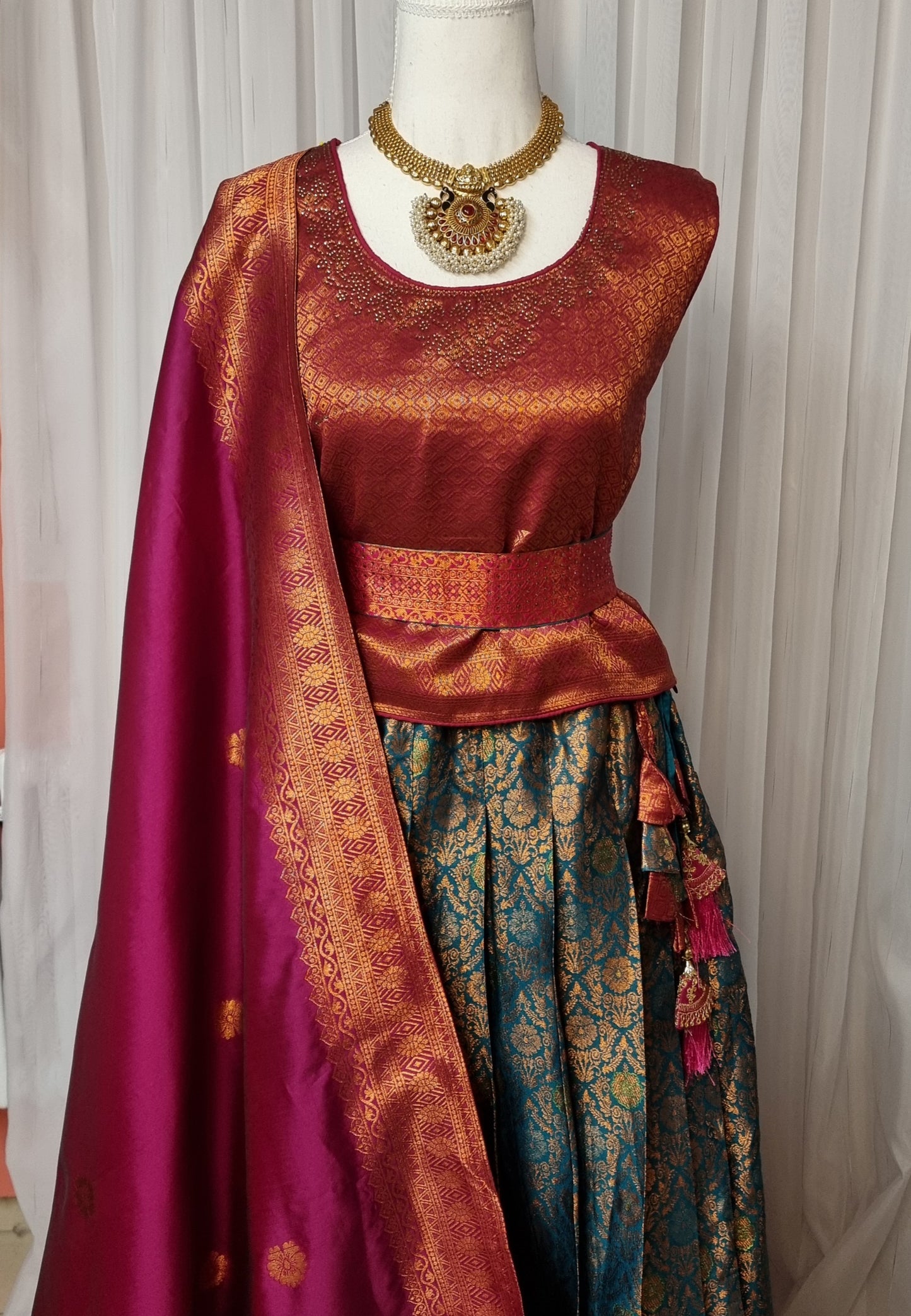 Senthamarai Pattu Lehenga