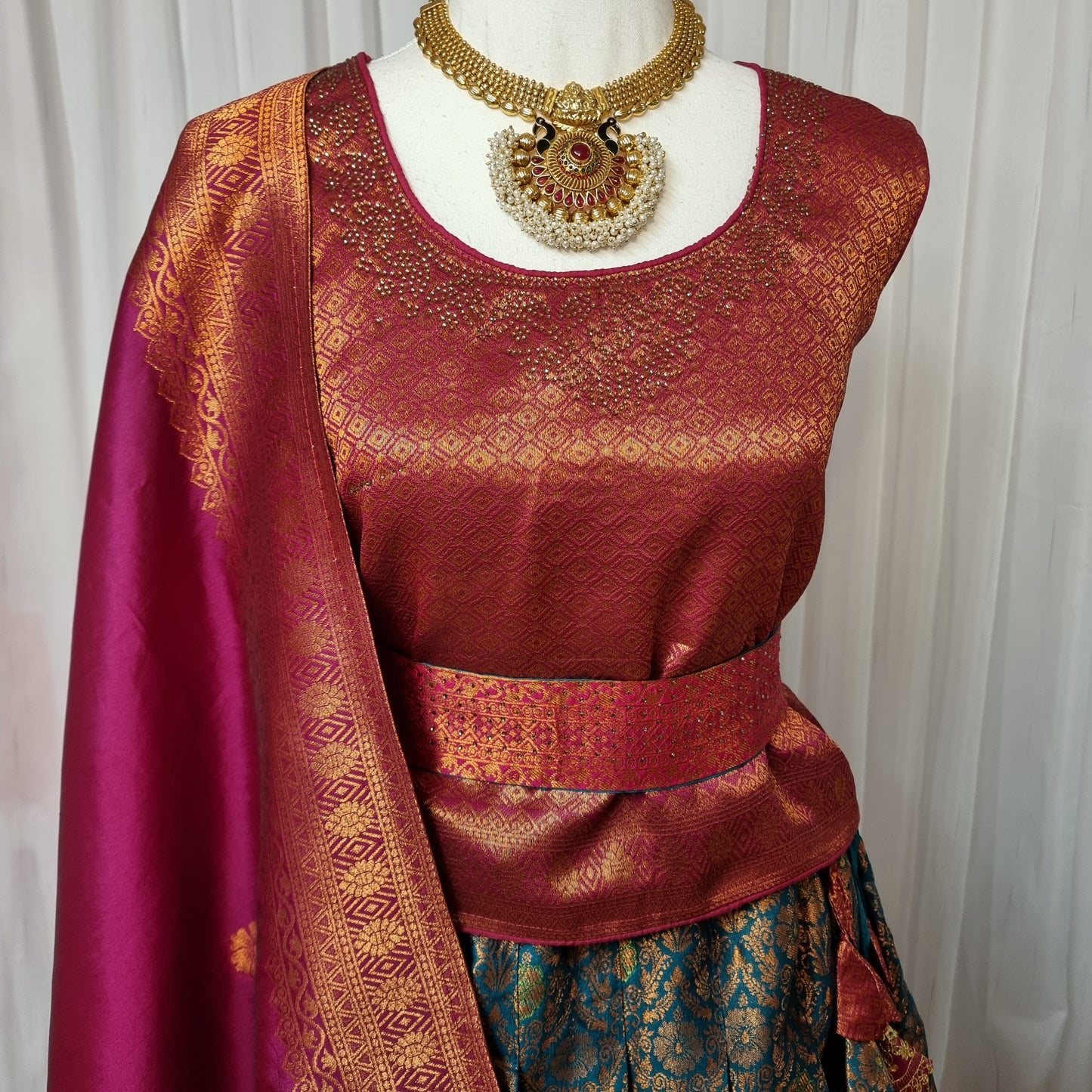 Senthamarai Pattu Lehenga