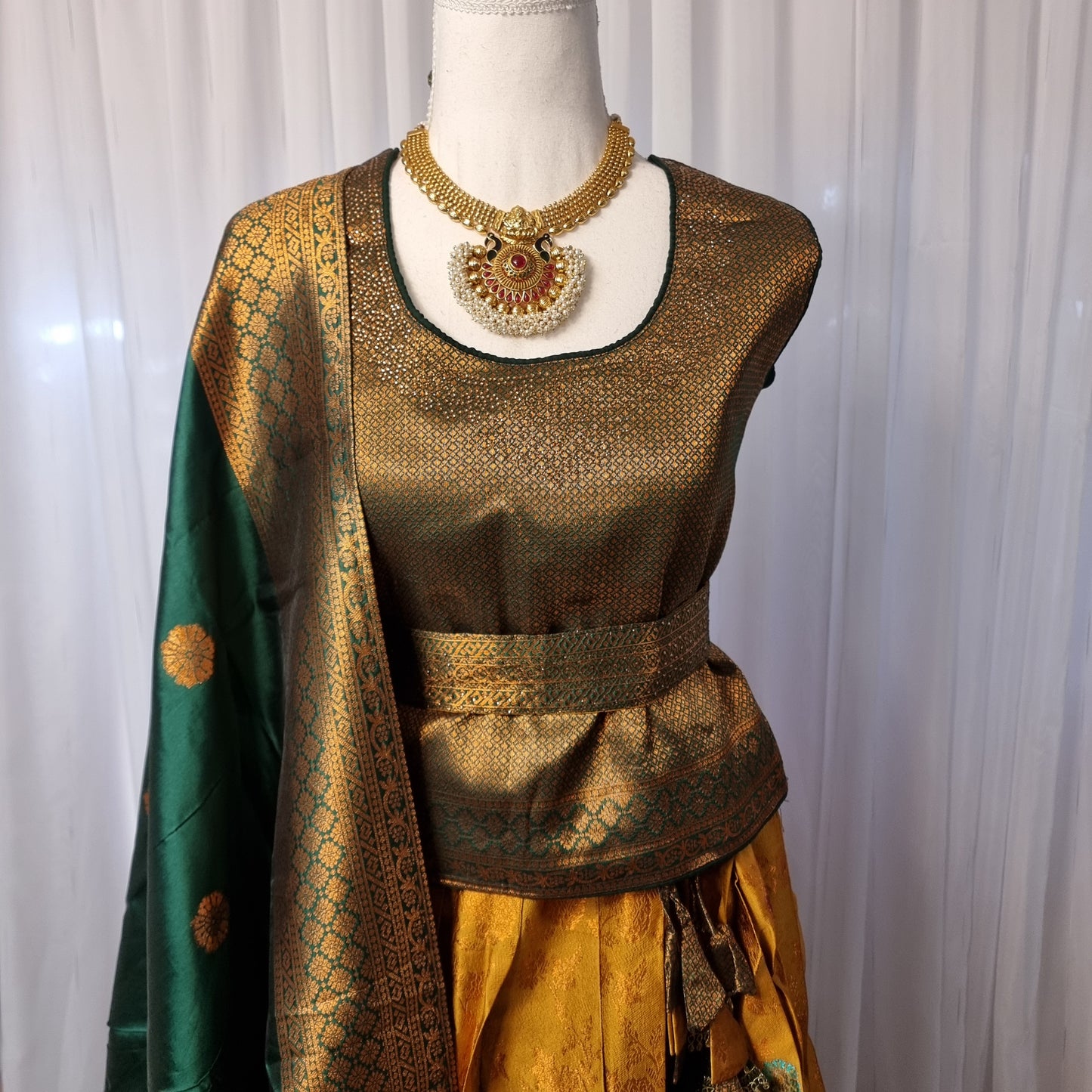Thenmalar Pattu Lehenga
