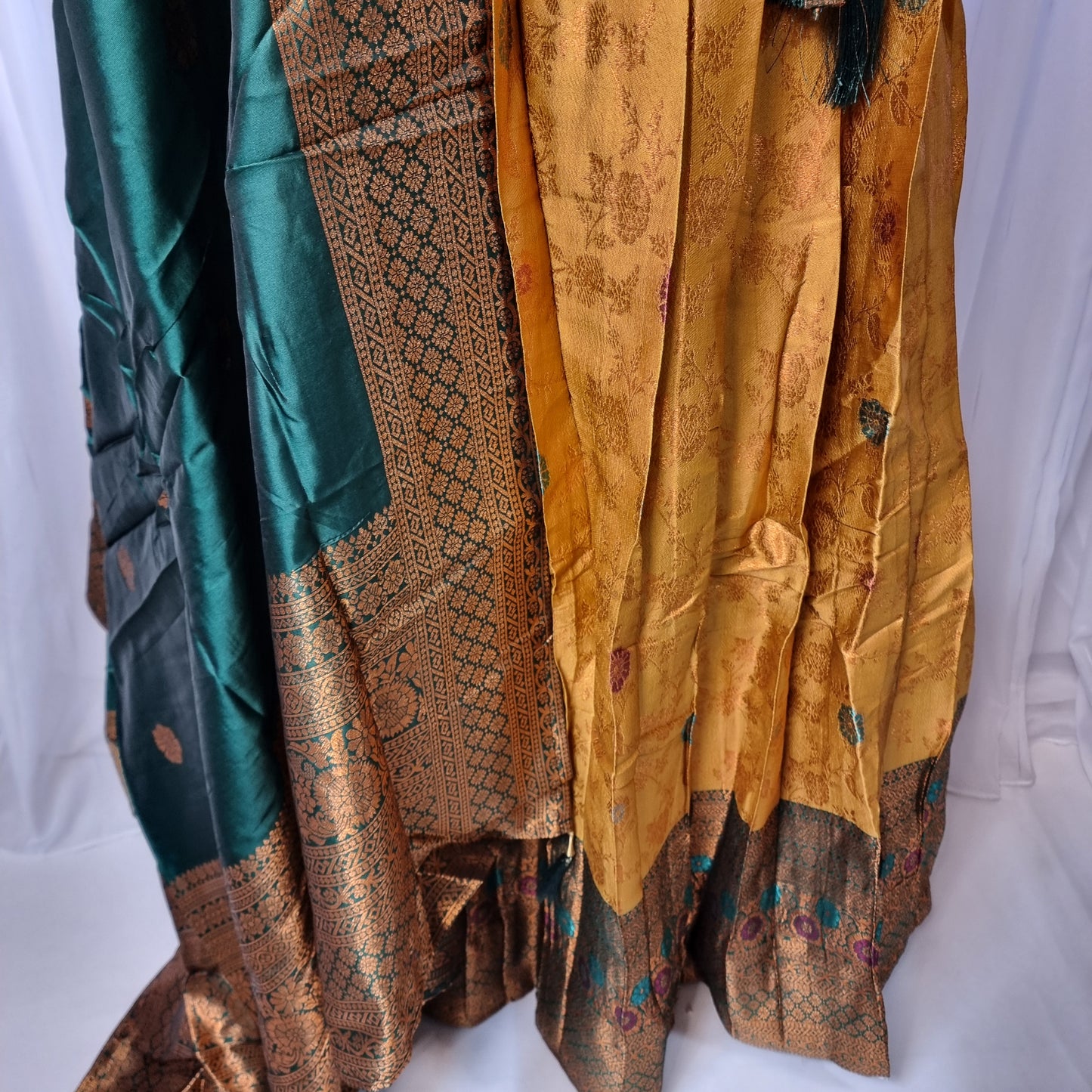 Thenmalar Pattu Lehenga