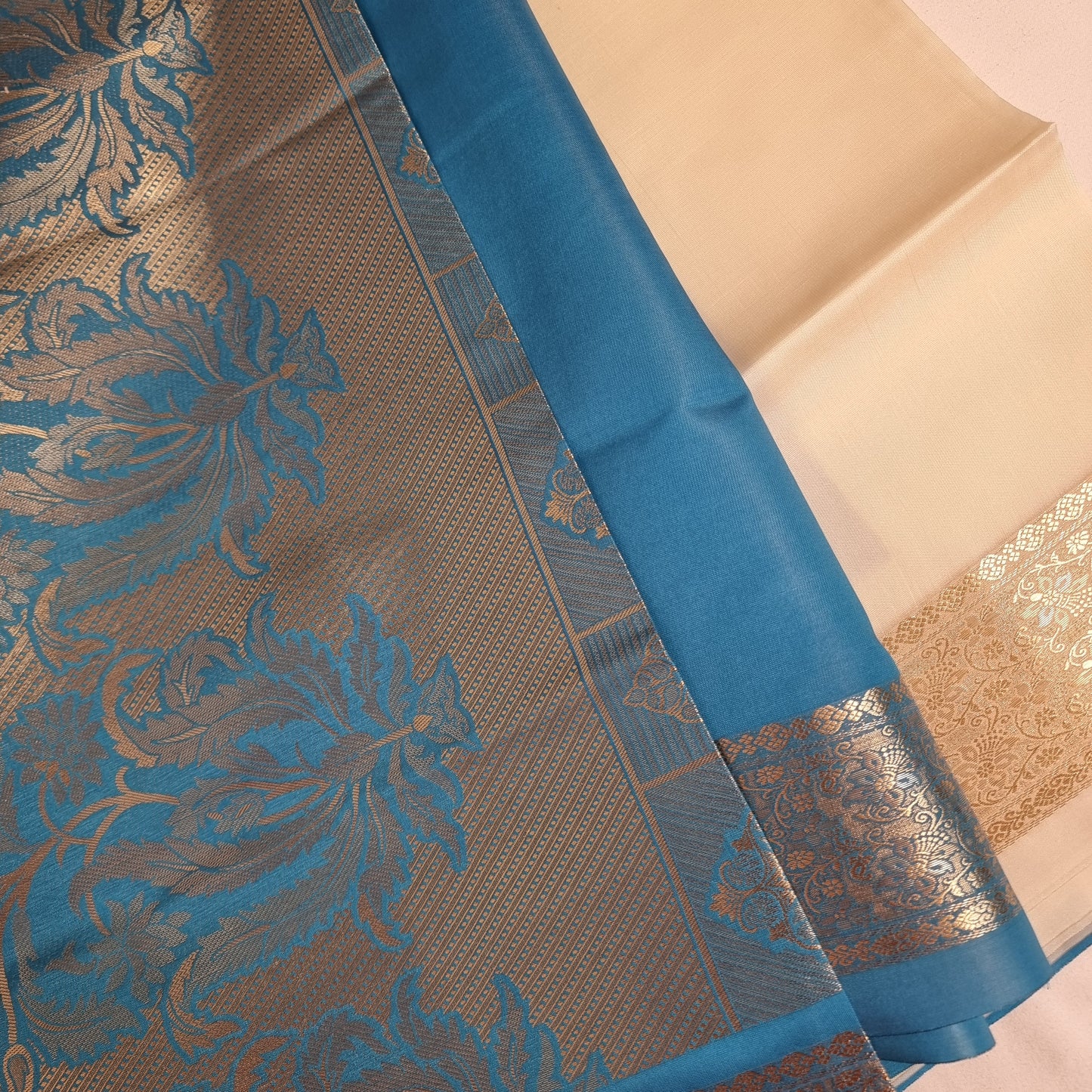 Muthu Valli Saree