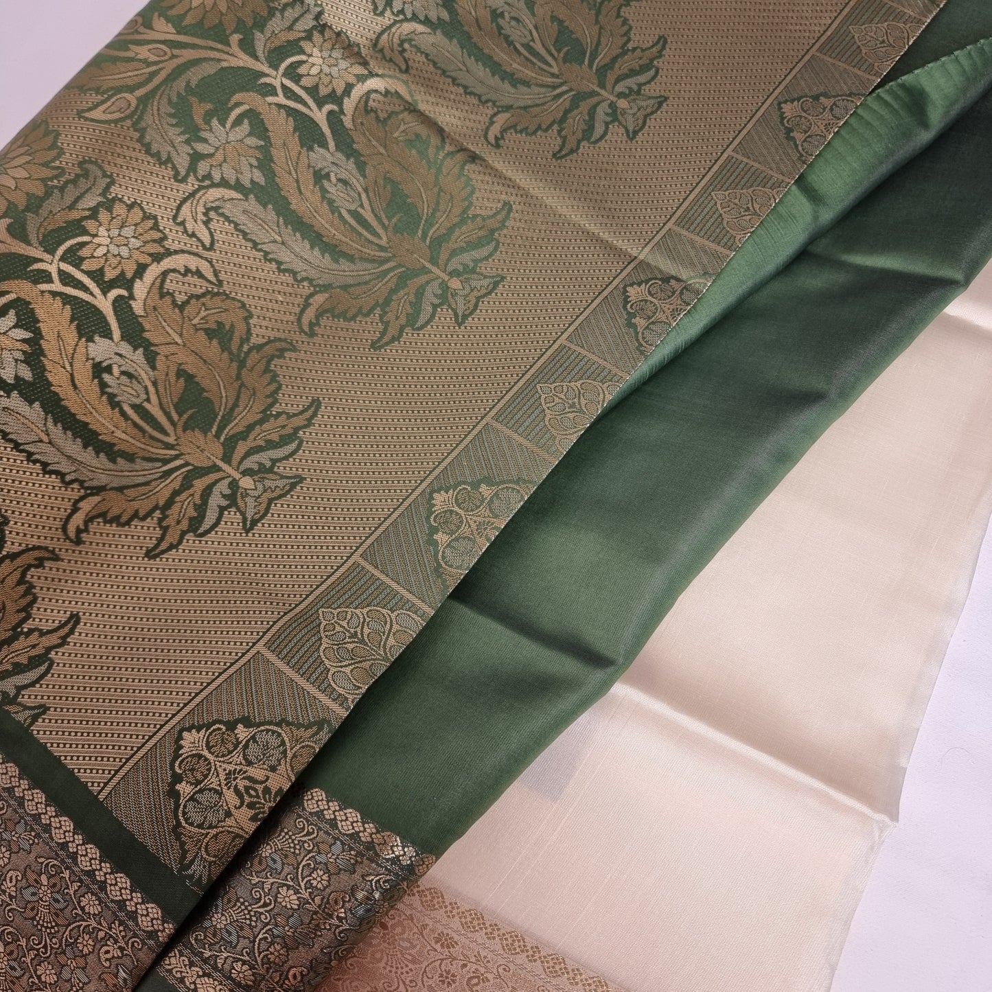 Muthu Valli Saree