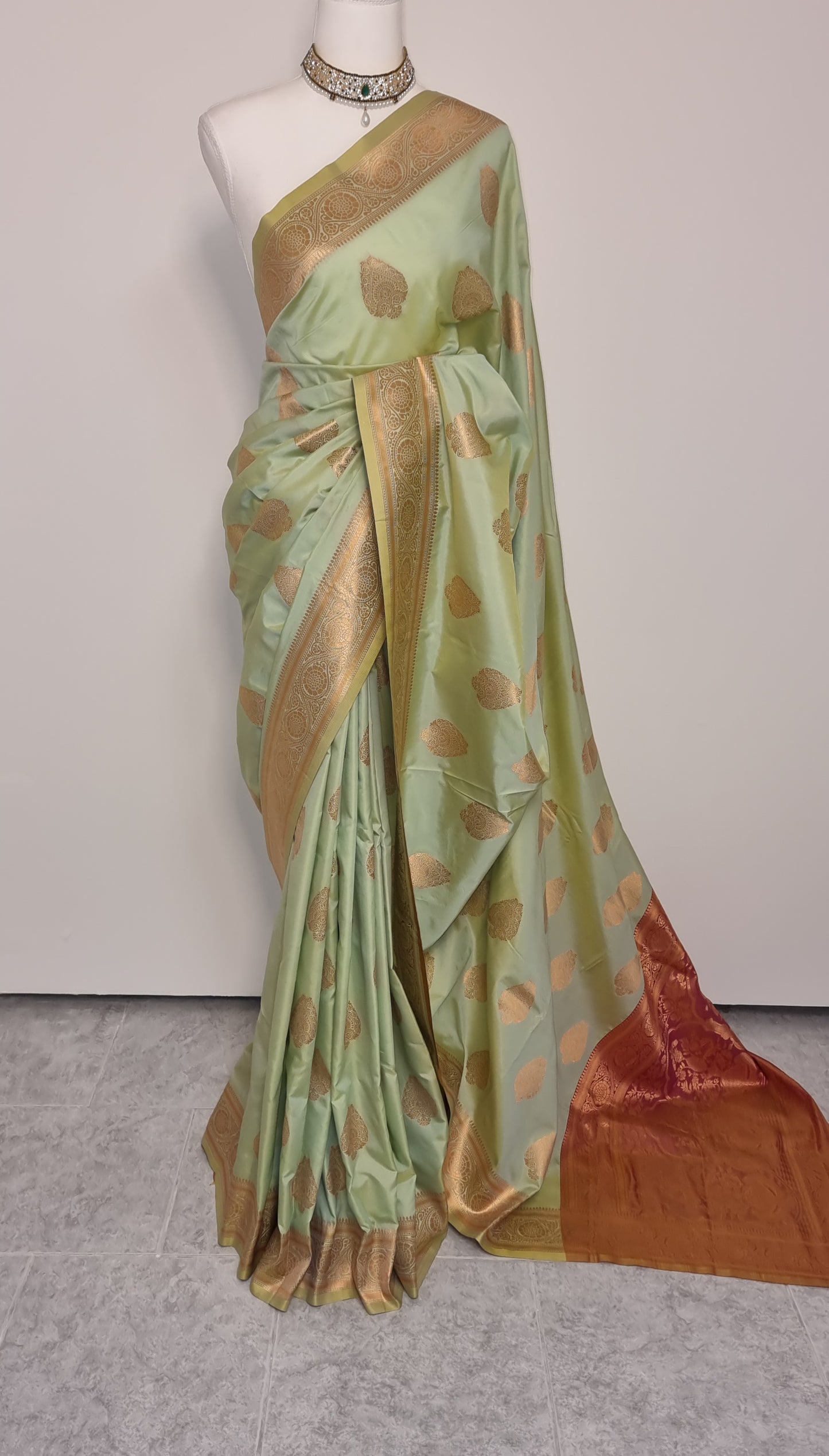 Kalaivizhi Saree