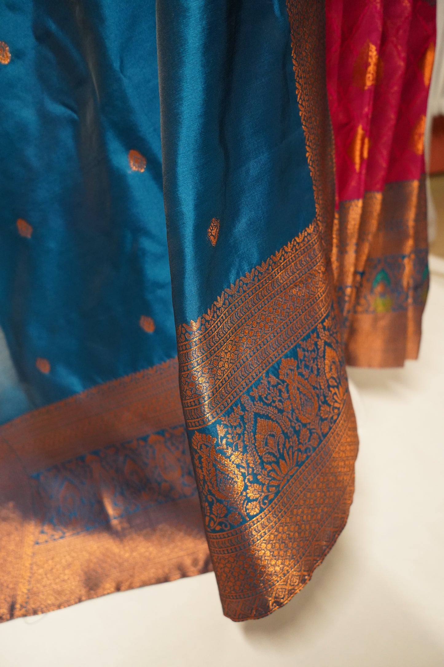 Neela malli Pattu Lehenga
