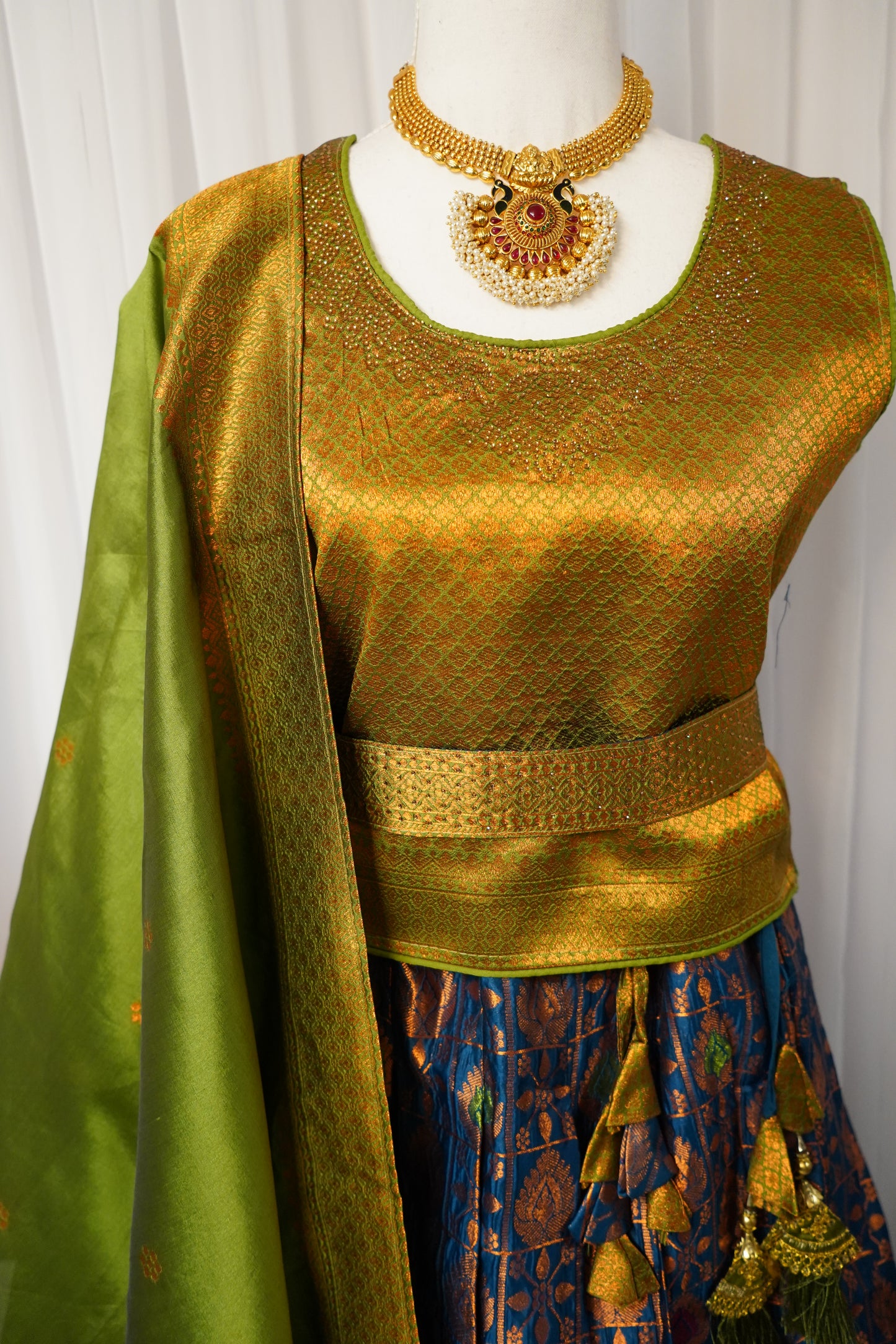 Senpaga Pattu Lehenga