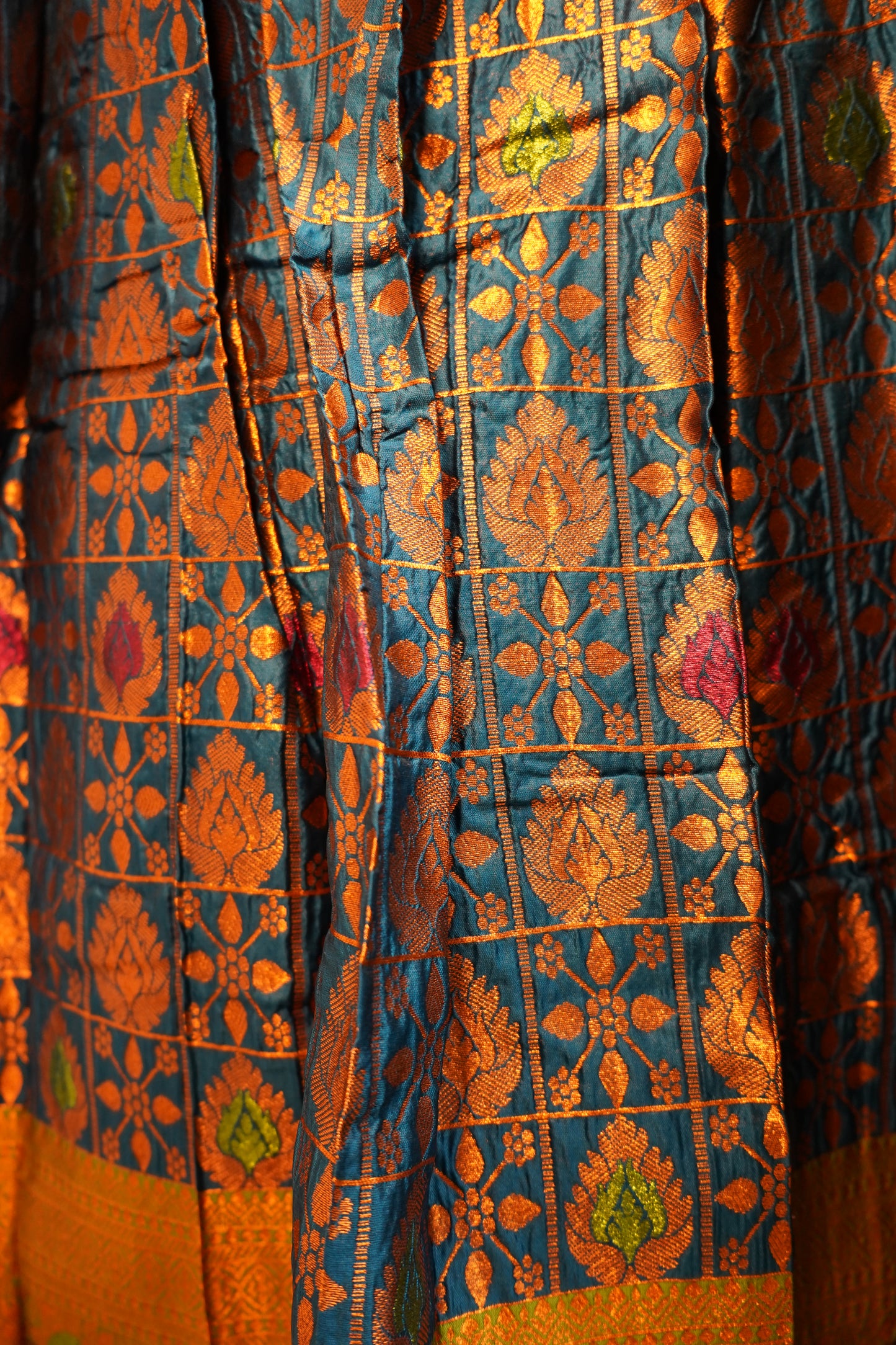 Senpaga Pattu Lehenga