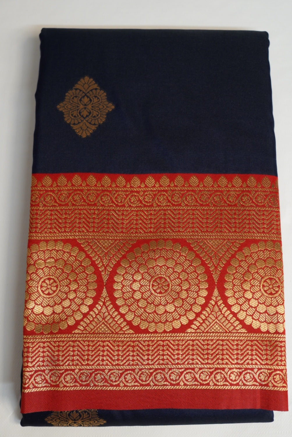 Madhurika Saree