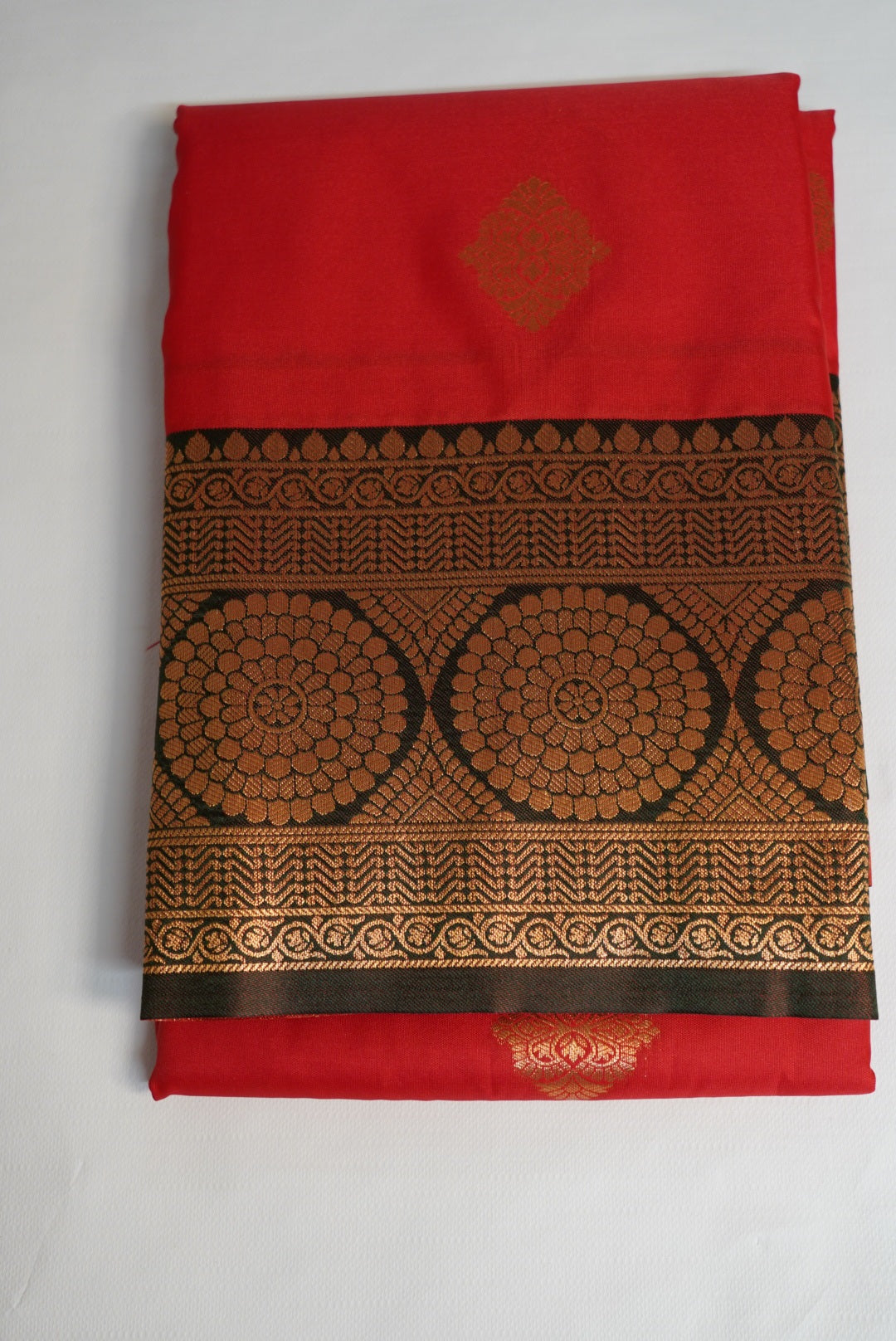 Madhurika Saree