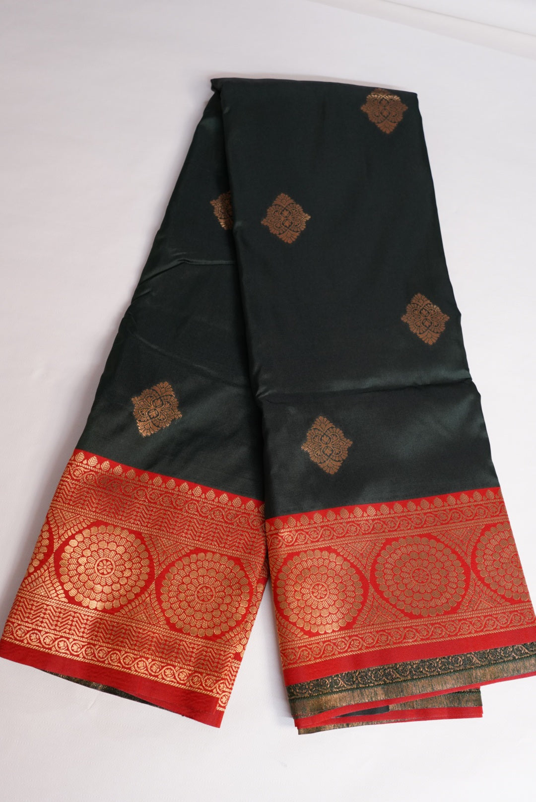 Madhurika Saree