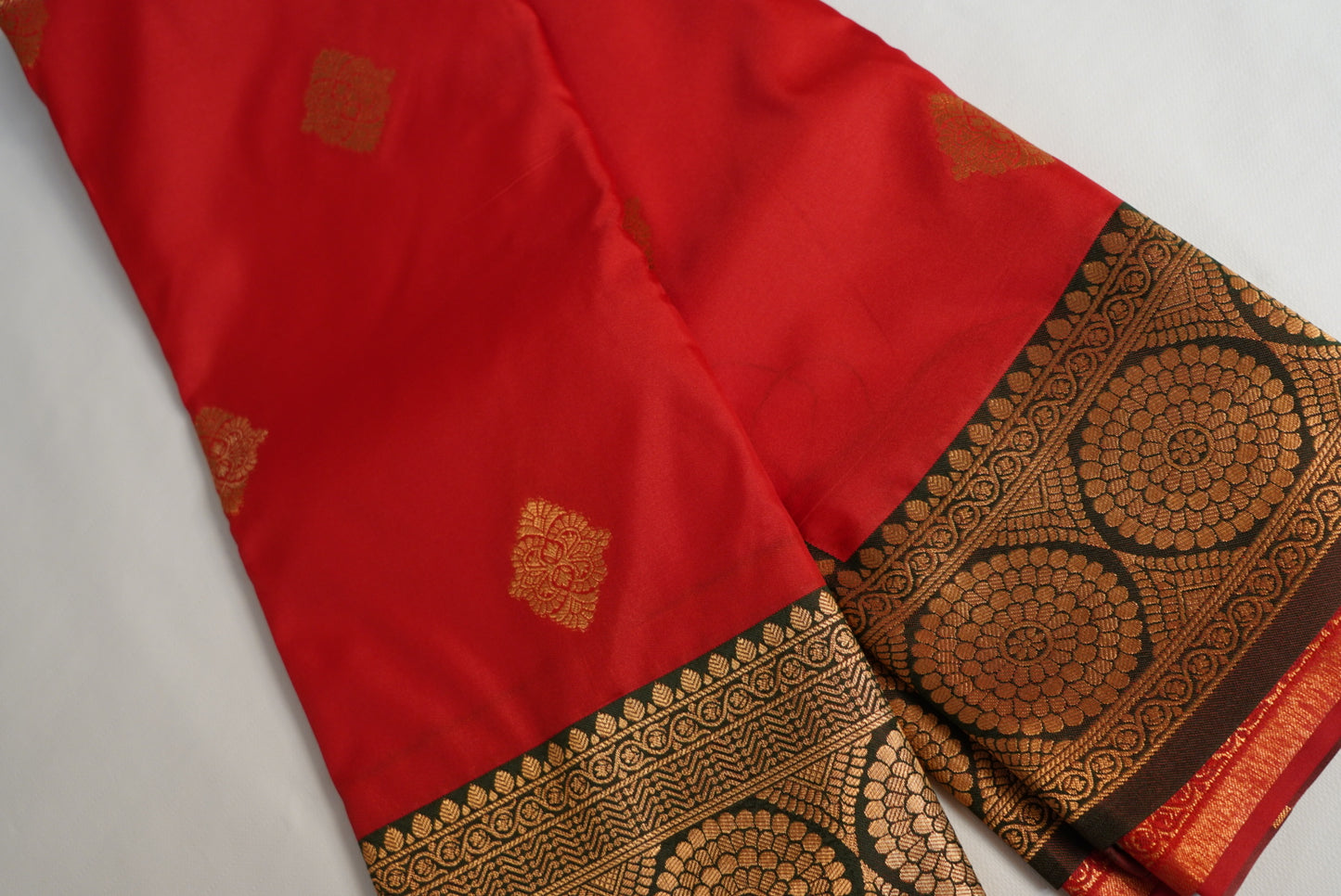 Madhurika Saree