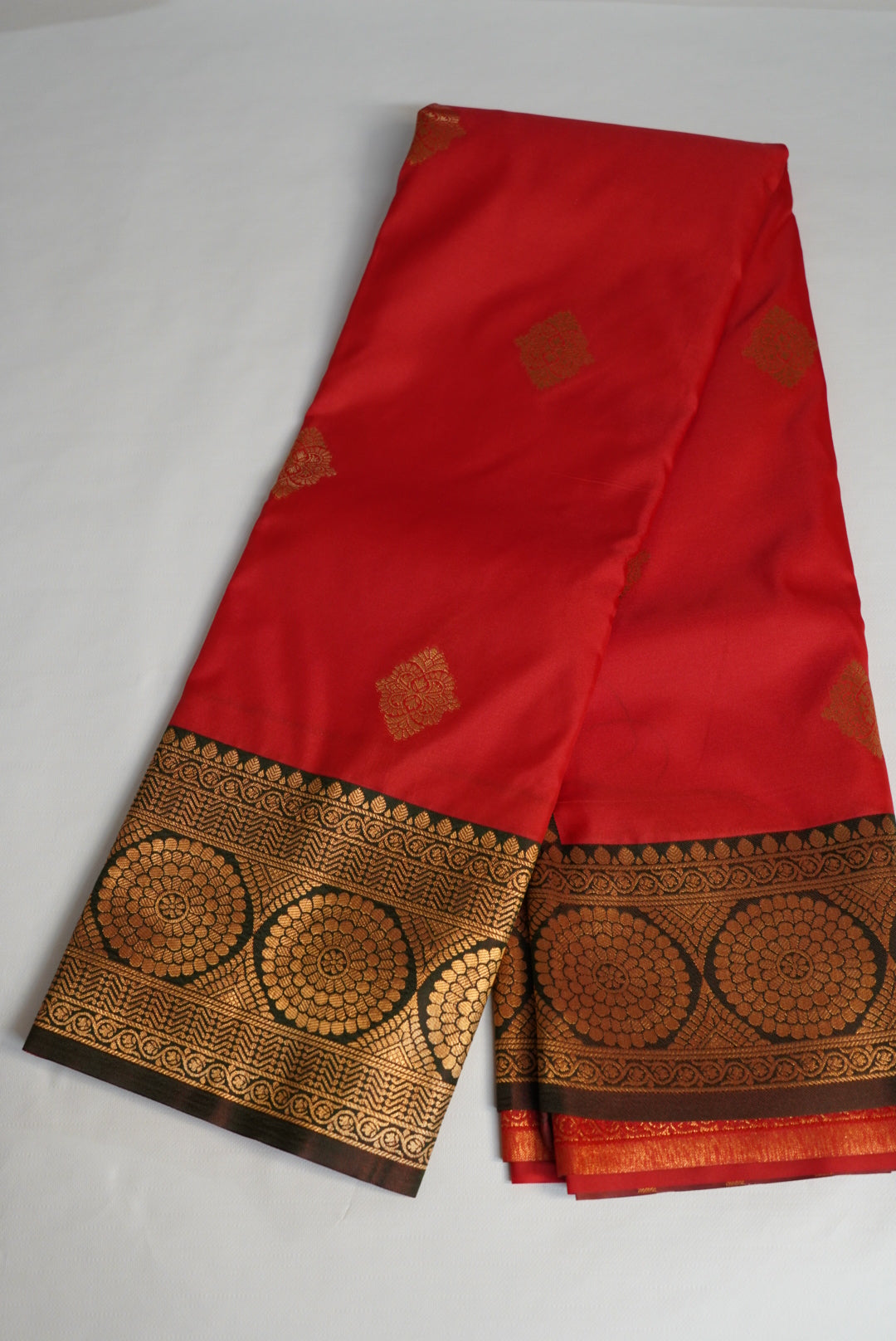 Madhurika Saree
