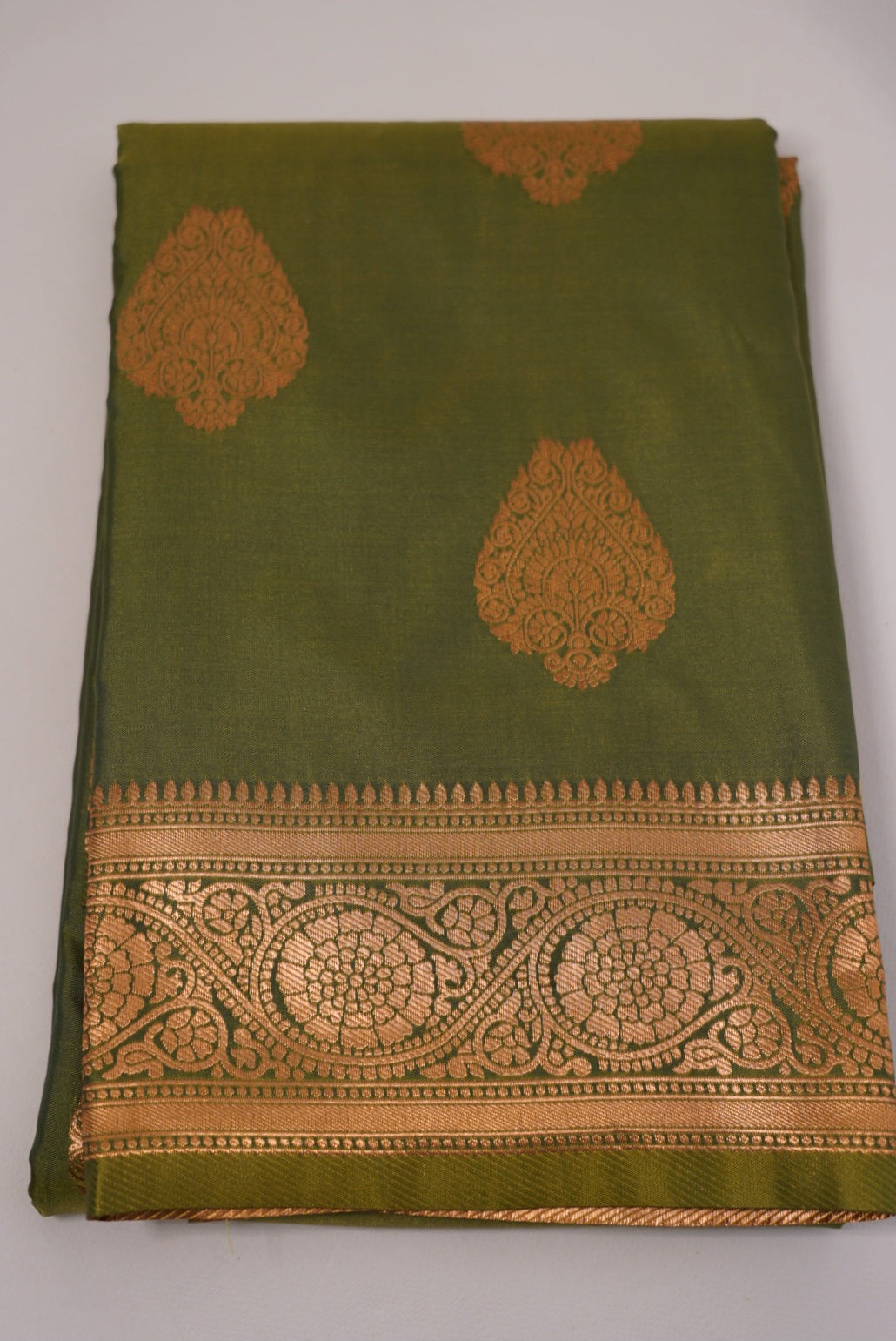 Kalaivizhi Saree