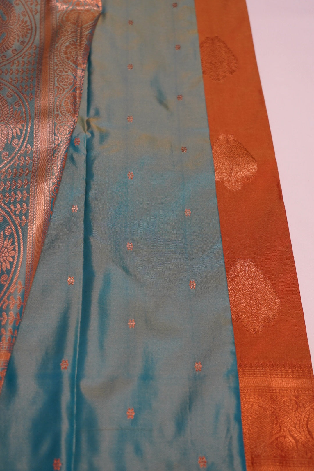 Kalaivizhi Saree
