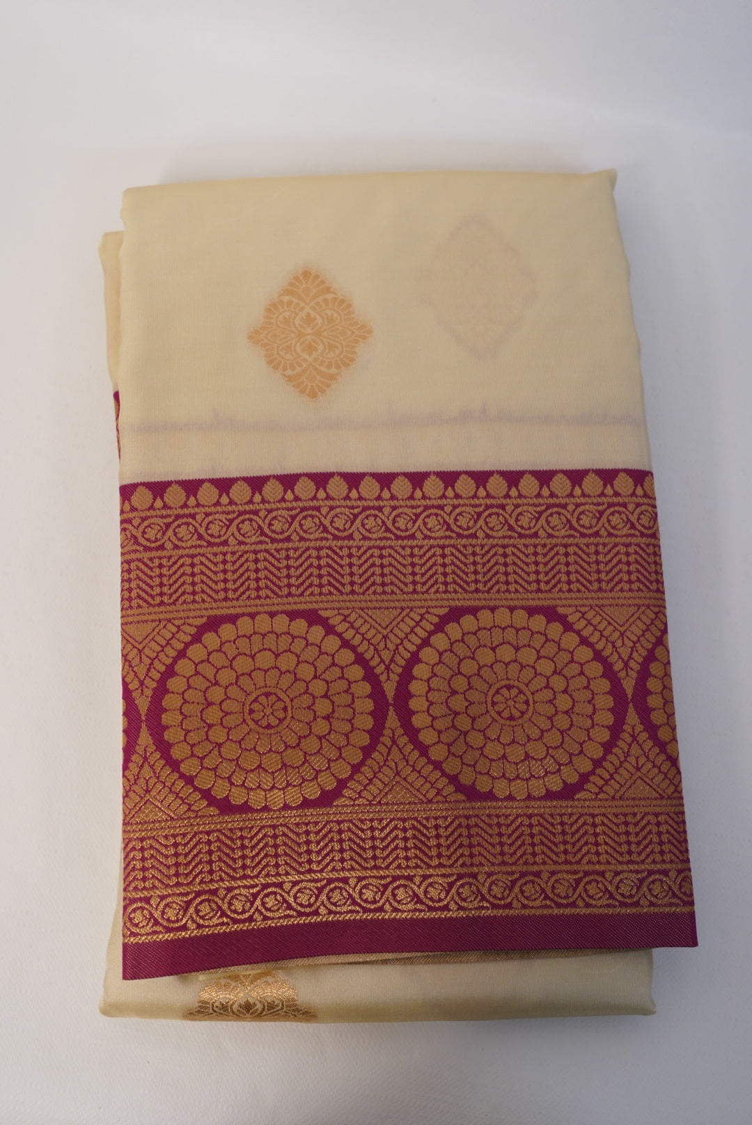Madhurika Saree