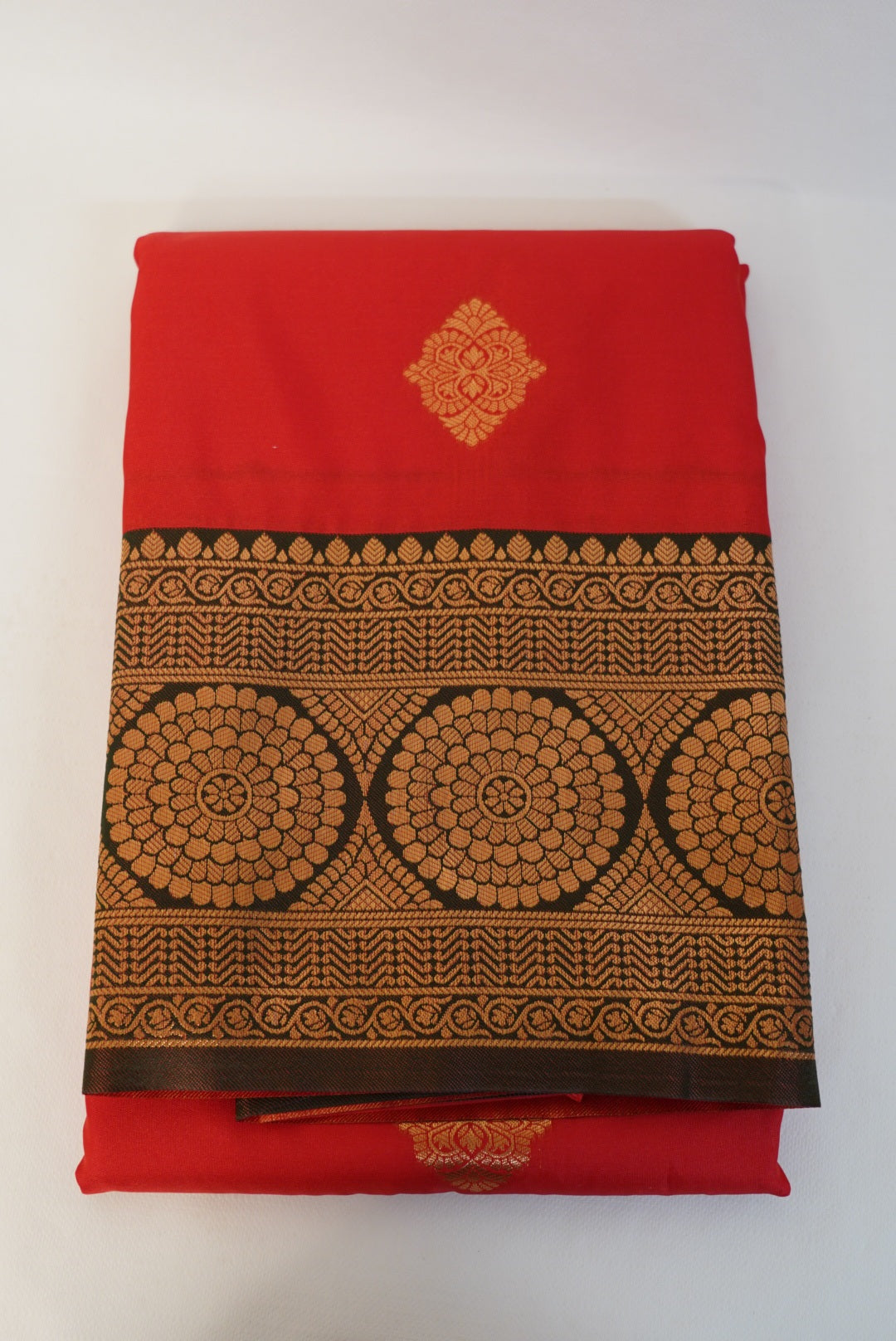 Madhurika Saree