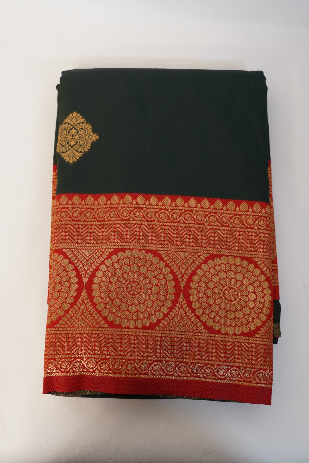 Madhurika Saree