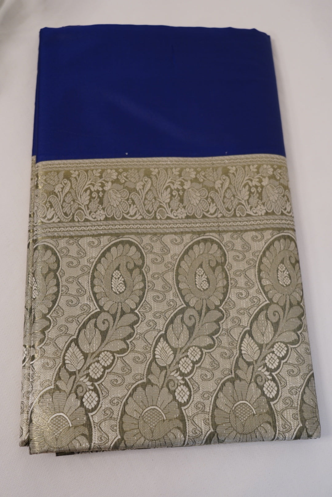 Aaravi Saree