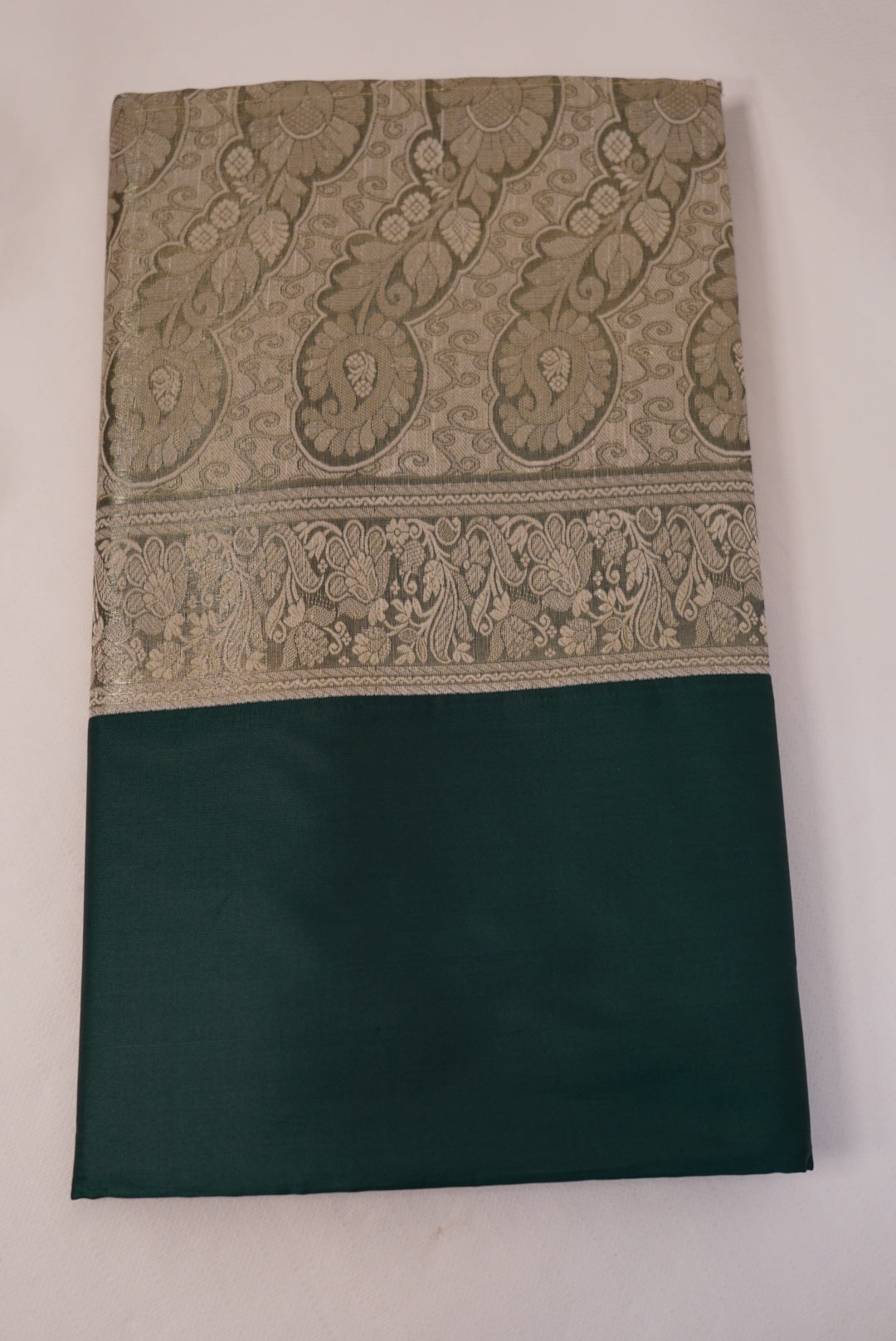 Aaravi Saree