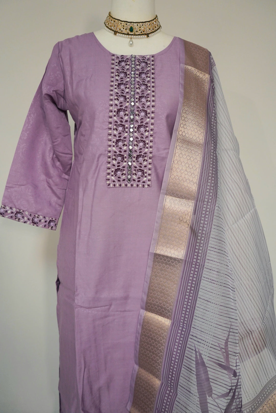 Aara Salwar Classic