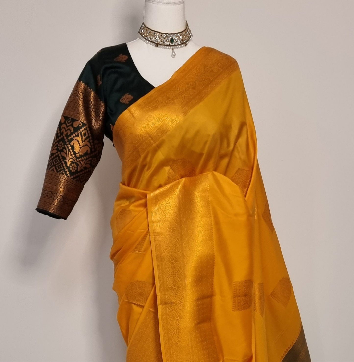 Smritika Saree