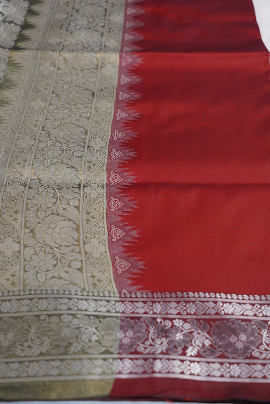 Aaravi Saree