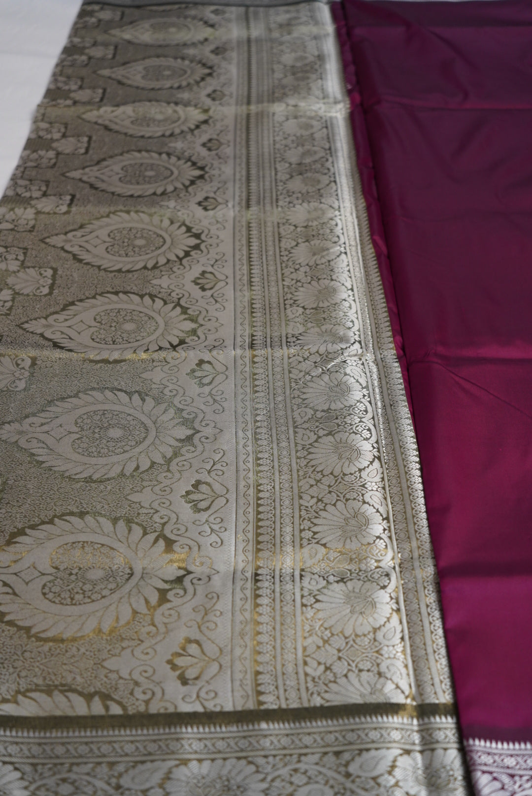 Aaravi Saree