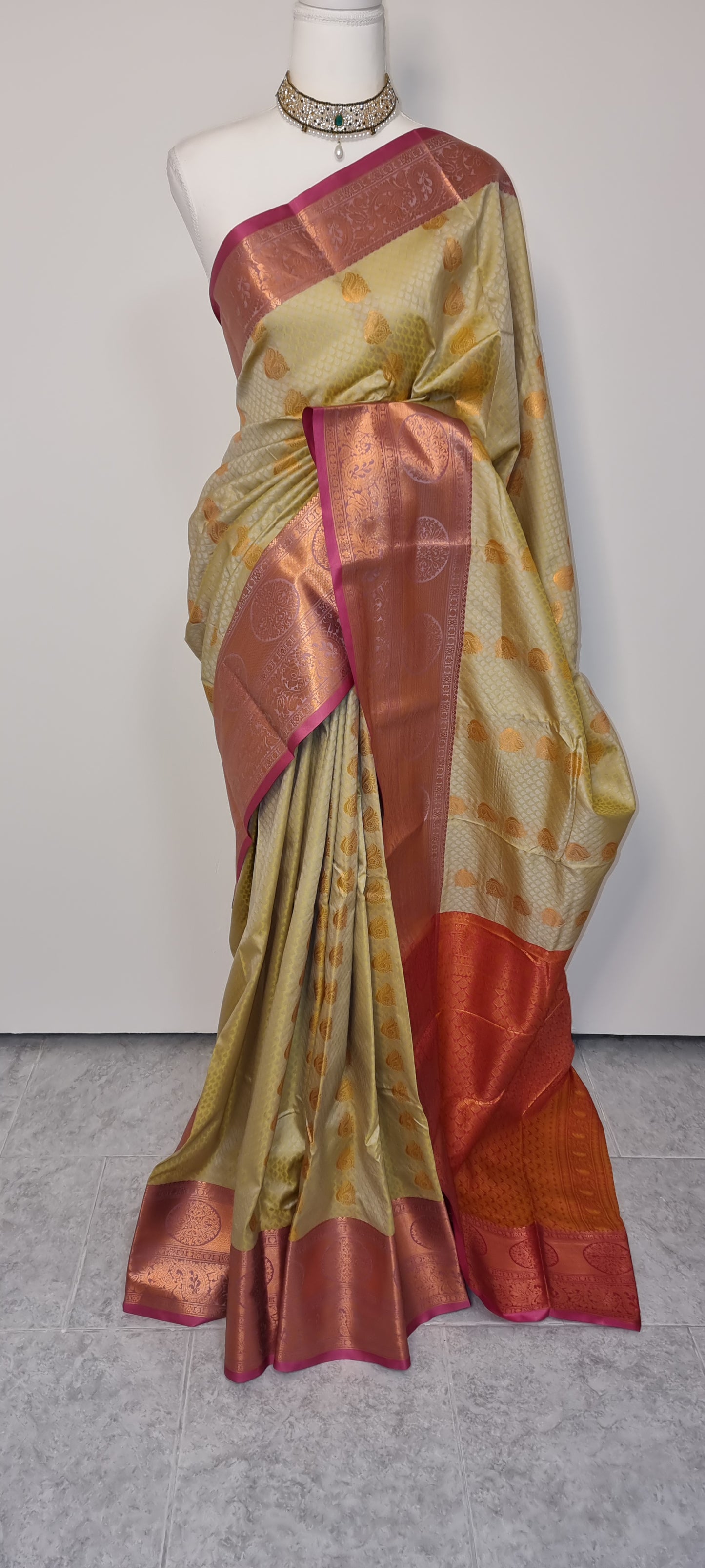 Tulasi Grace Saree