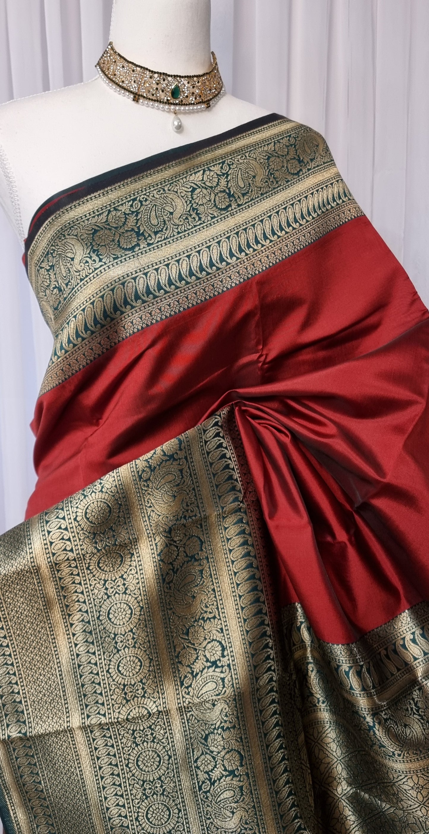 Madhavi Saree