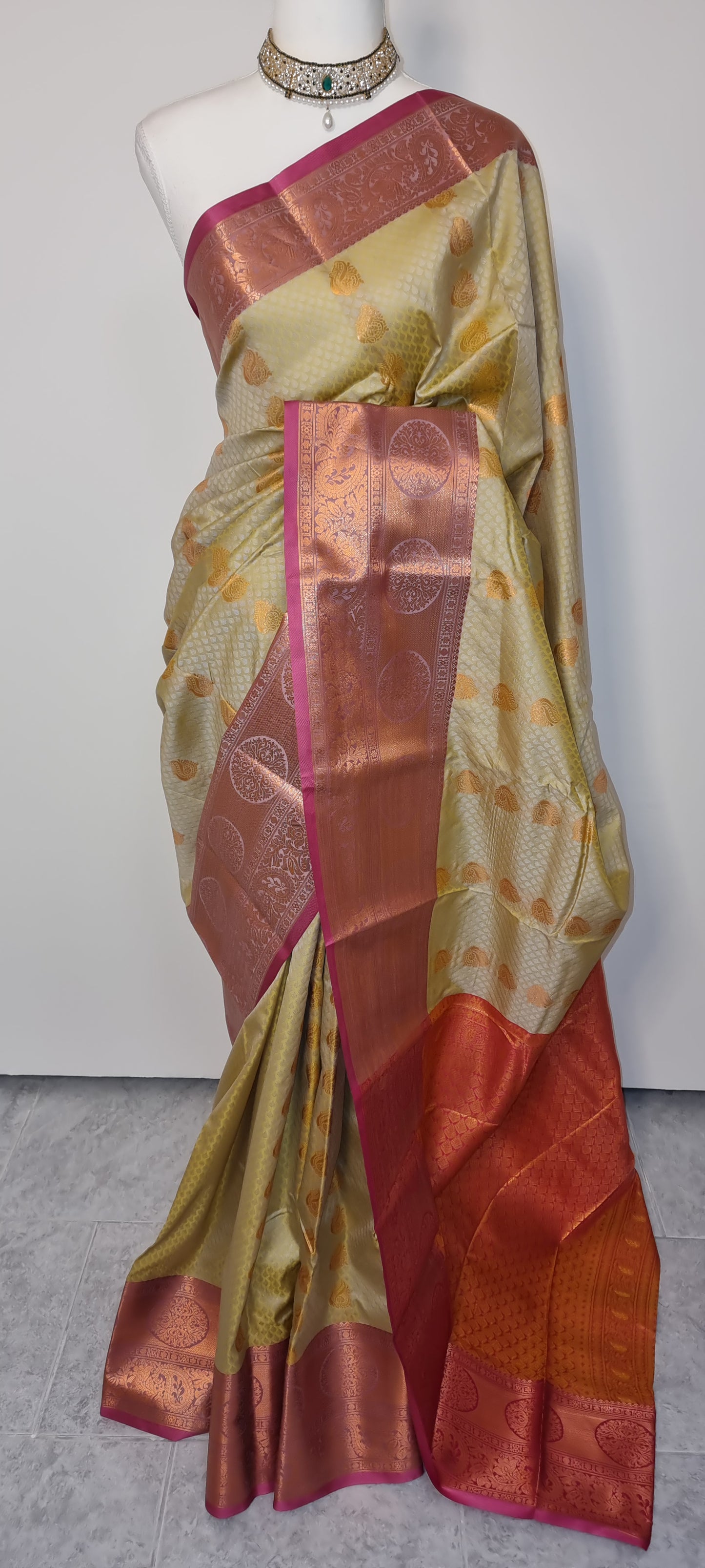 Tulasi Grace Saree