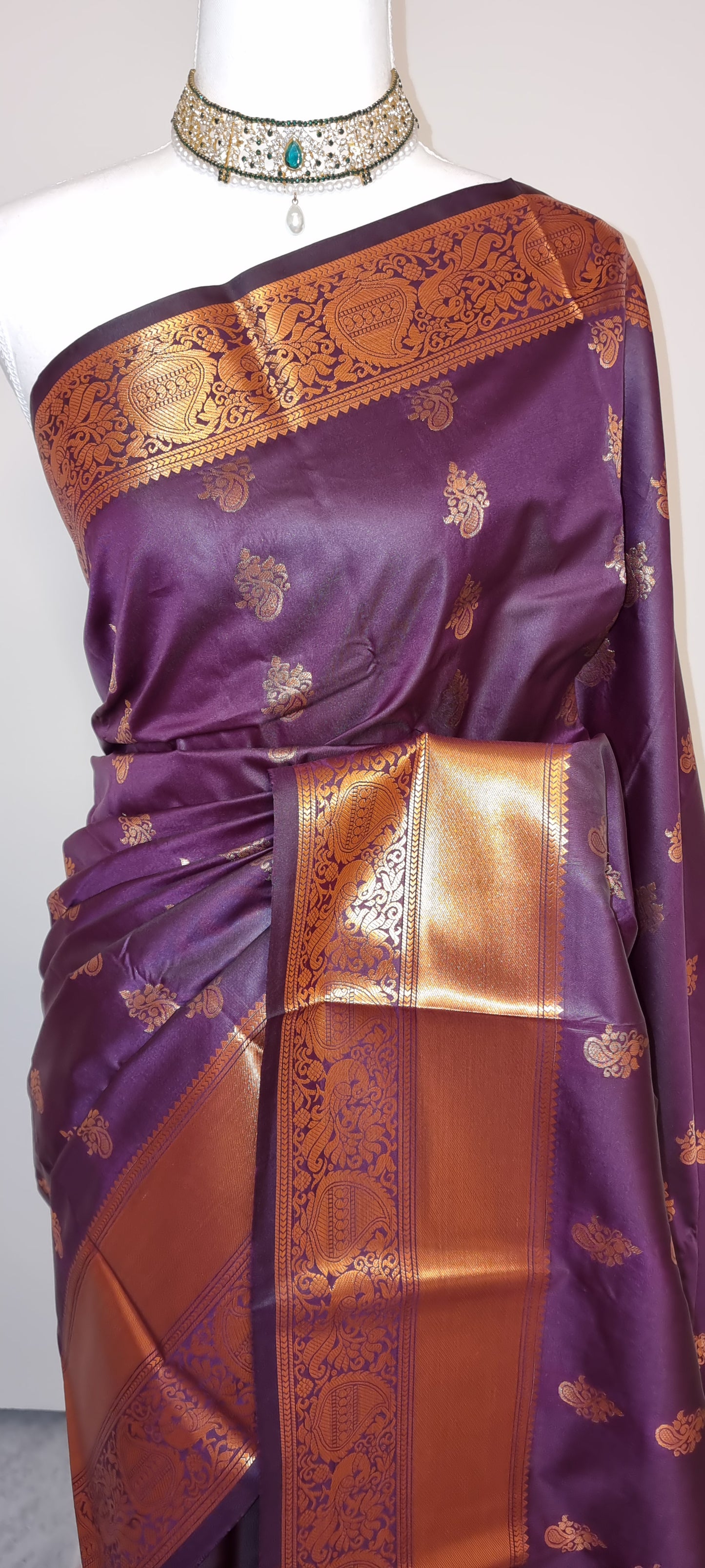 Adhira Saree