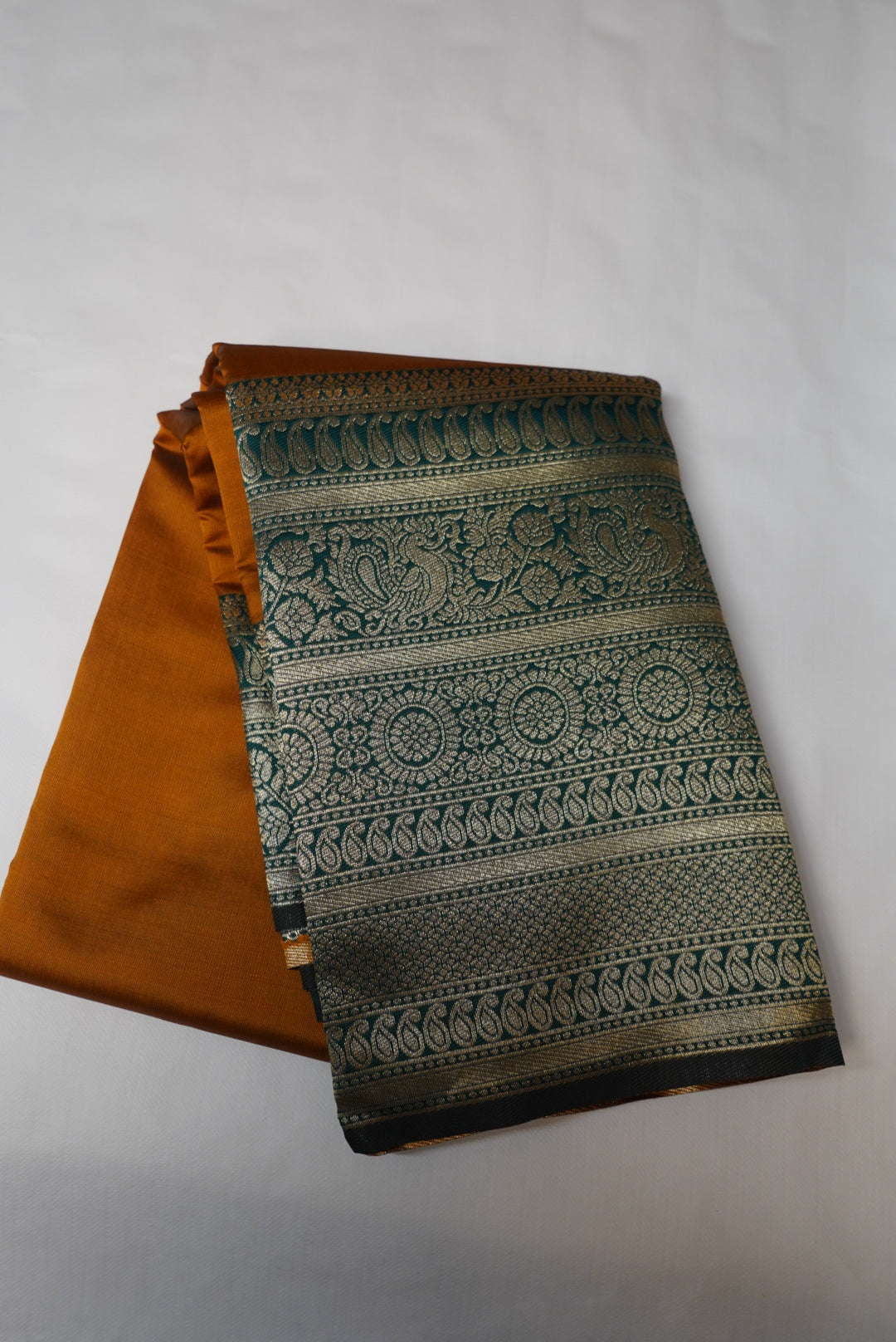 Madhavi Saree