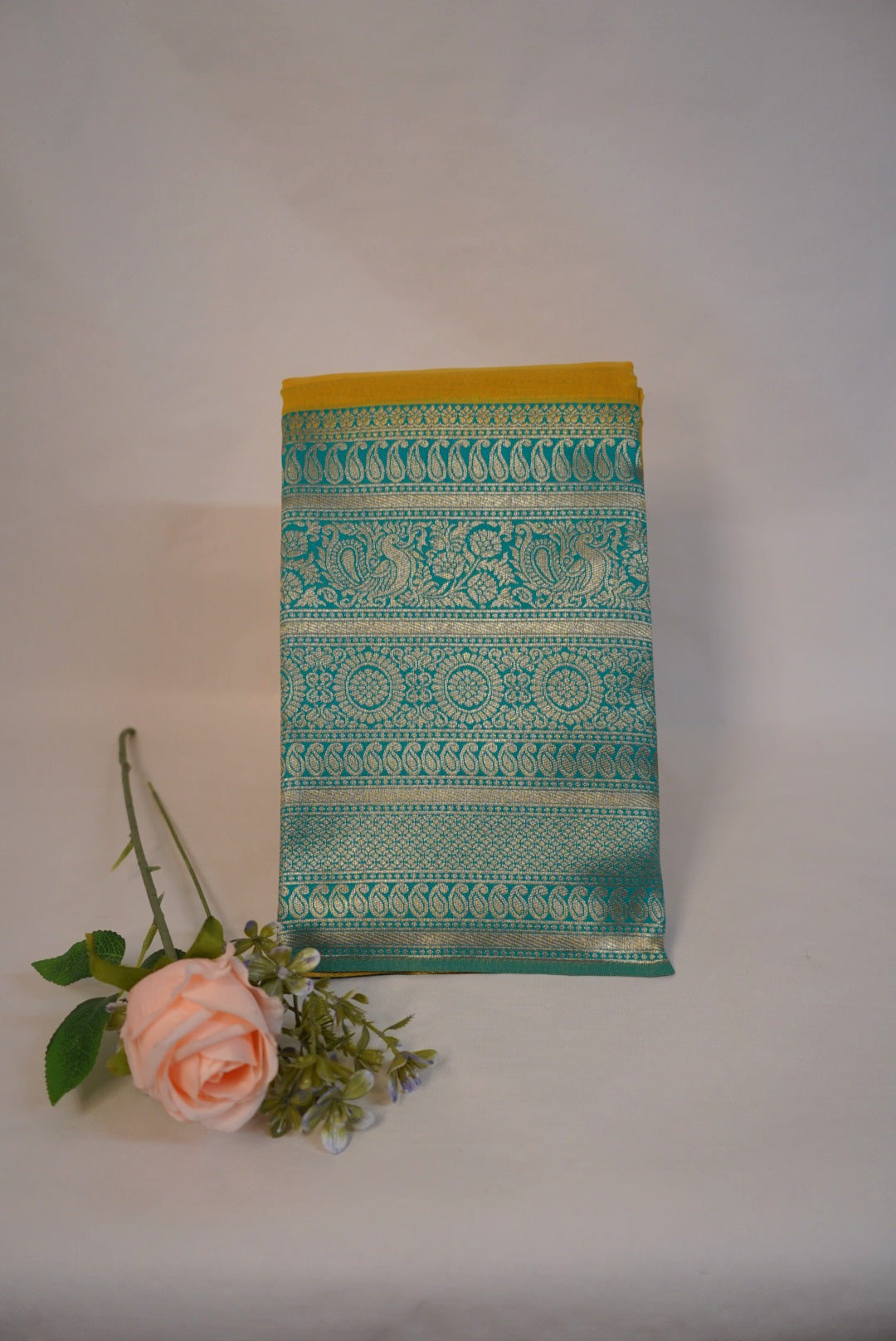 Madhavi Saree