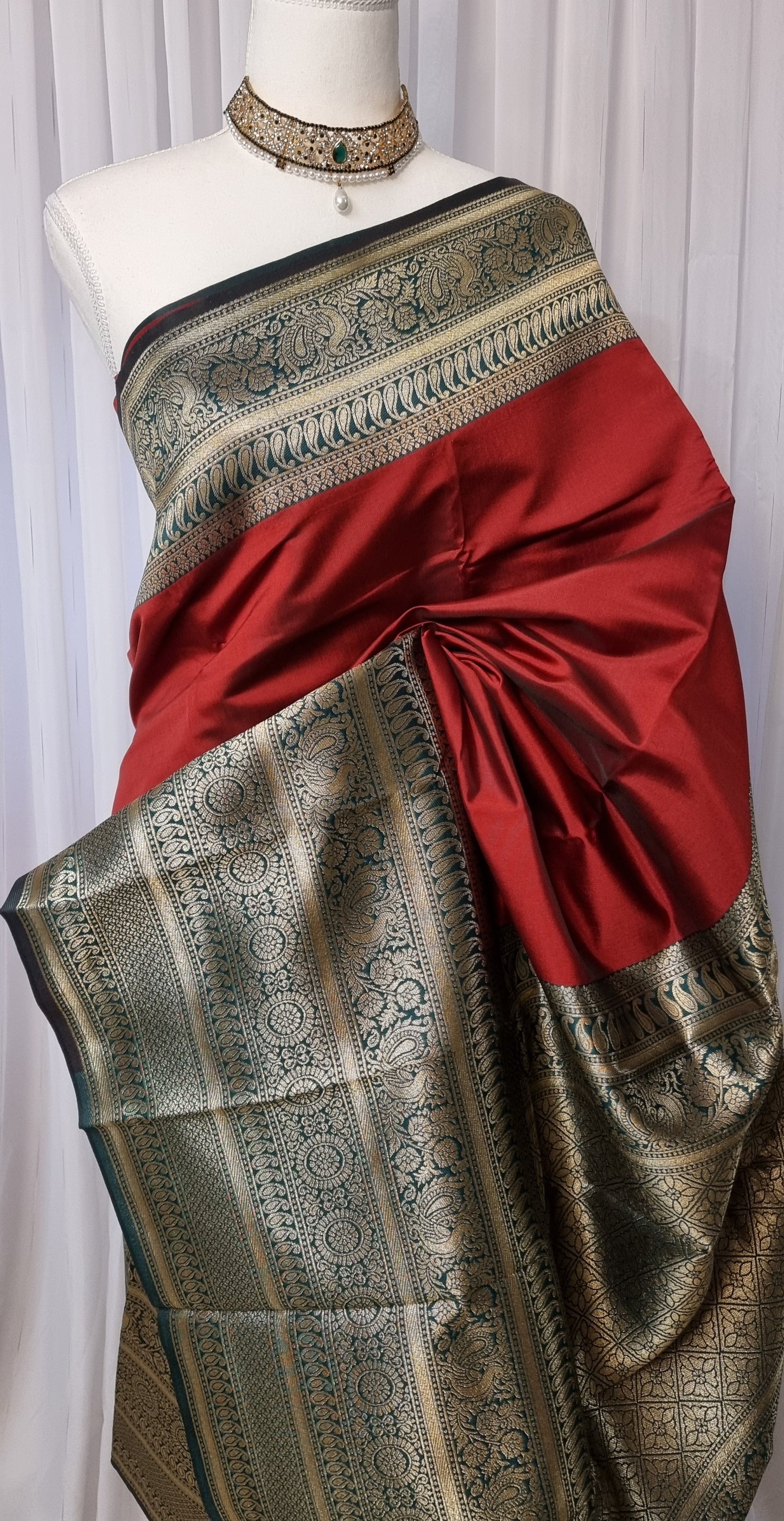 Madhavi Saree