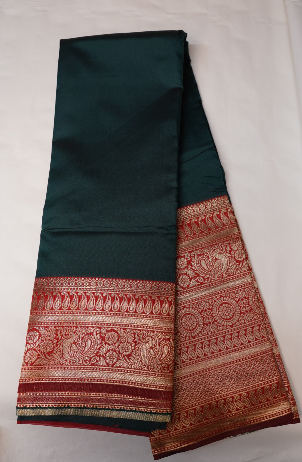 Madhavi Saree