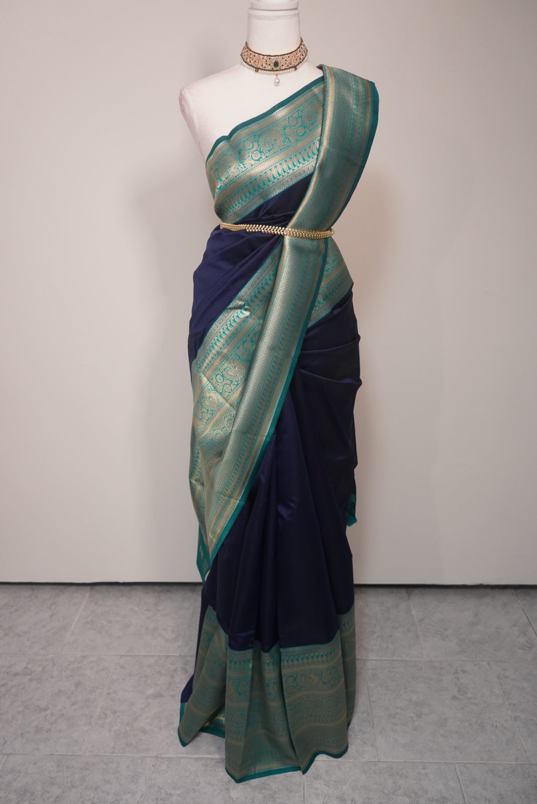 Madhavi Saree