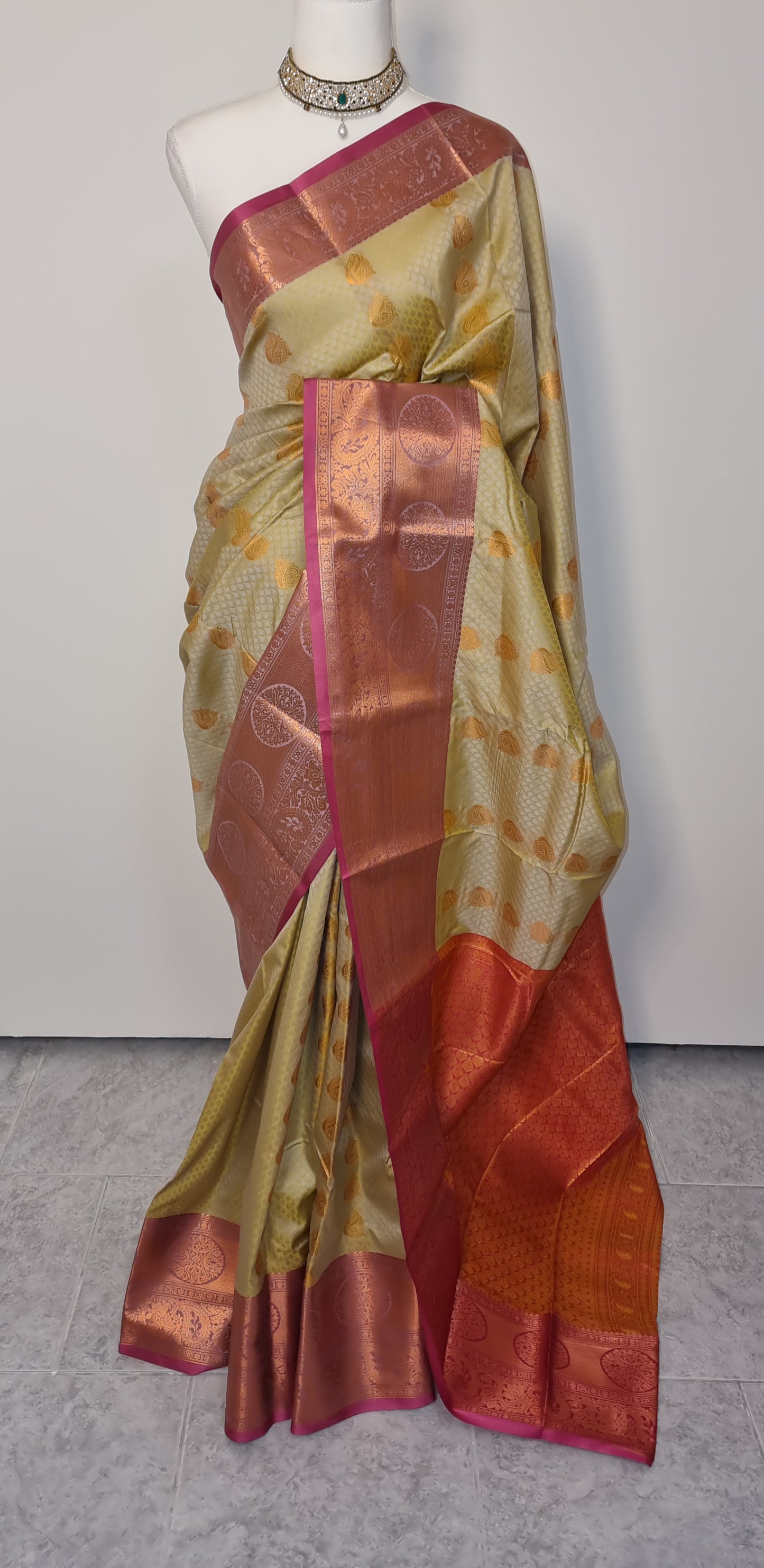 Tulasi Grace Saree