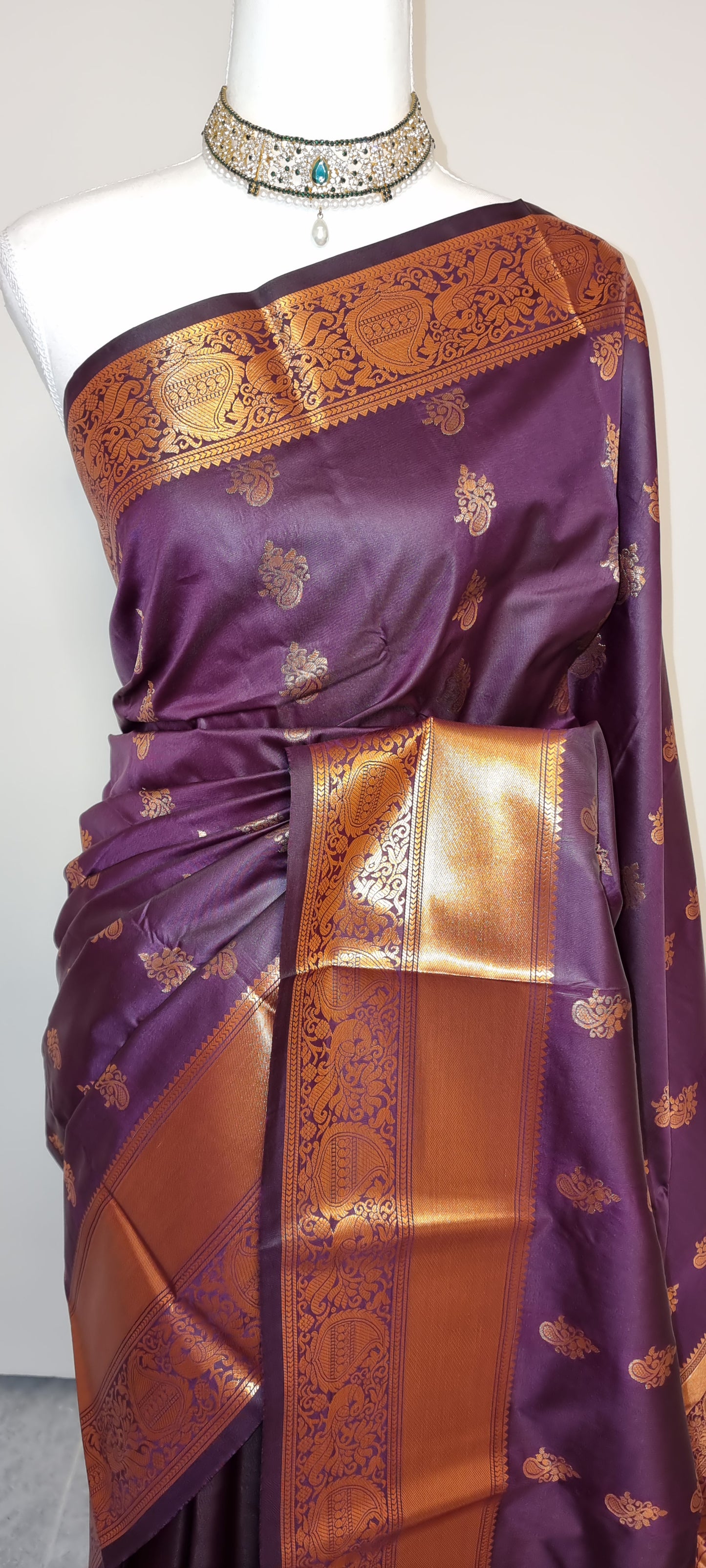 Adhira Saree