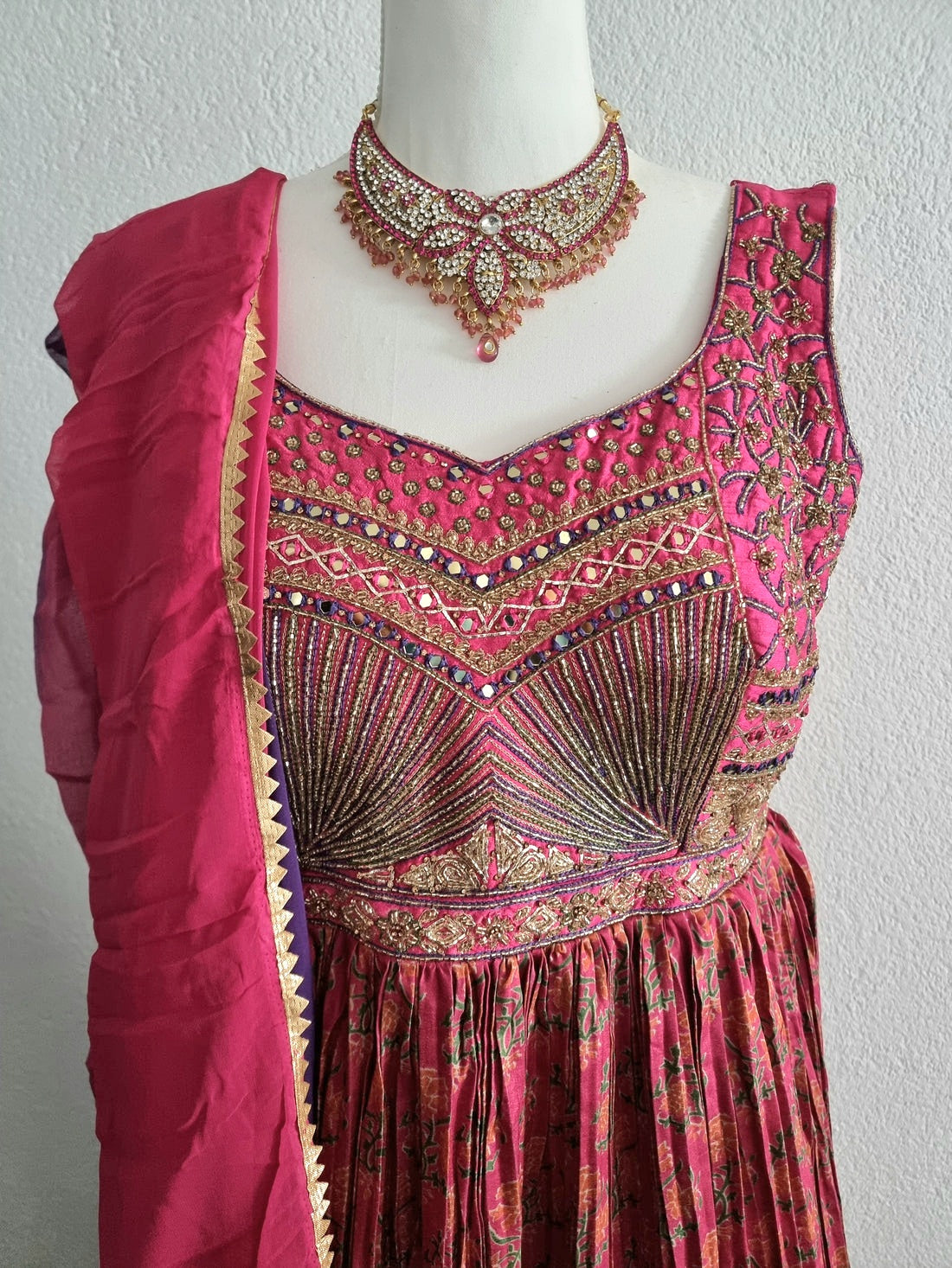 Salwar Utopia Glow