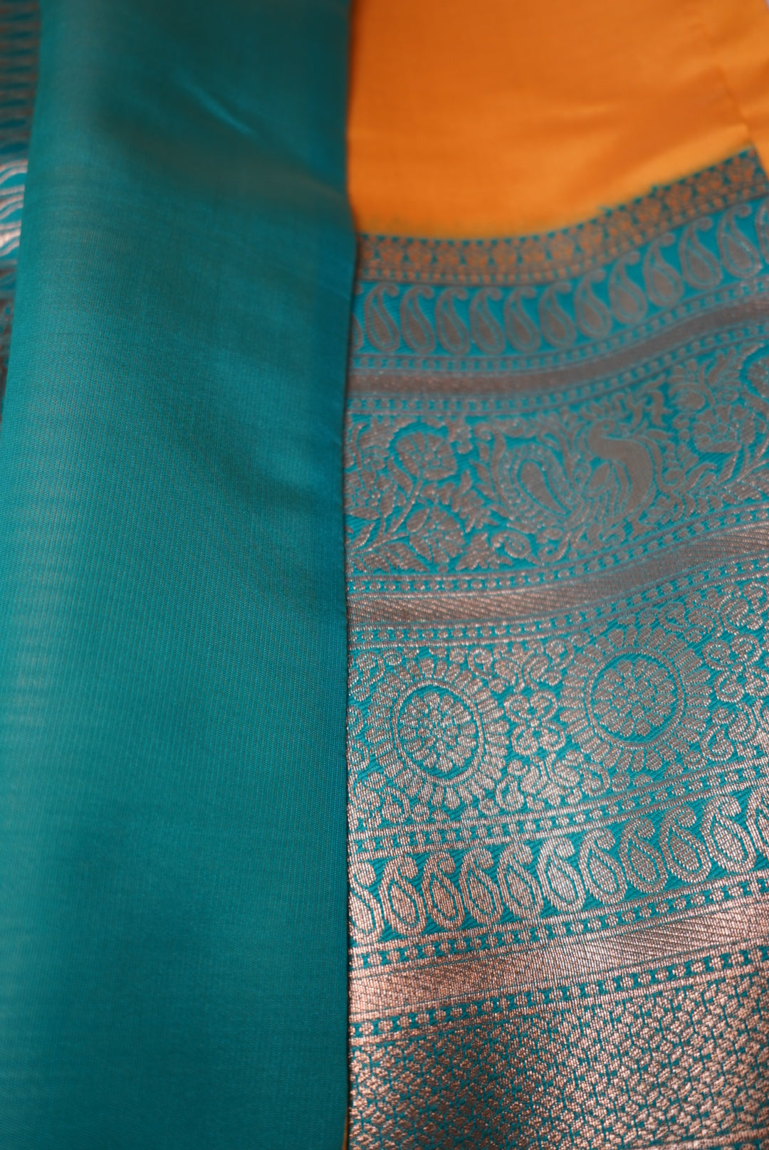 Madhavi Saree