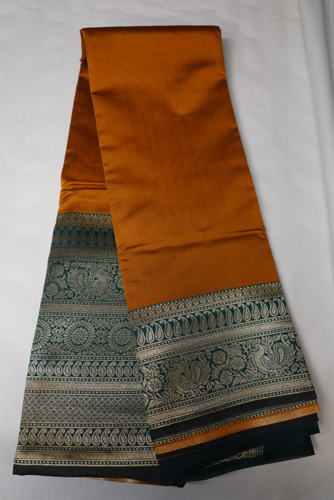 Madhavi Saree