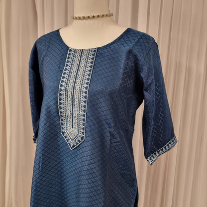 Kurti Saanvi