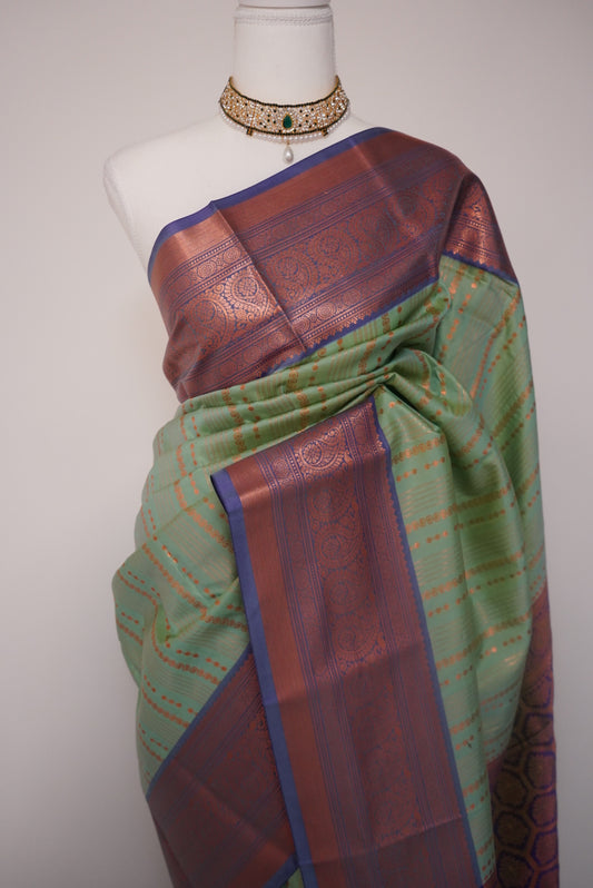 Swarana Vizhi Saree