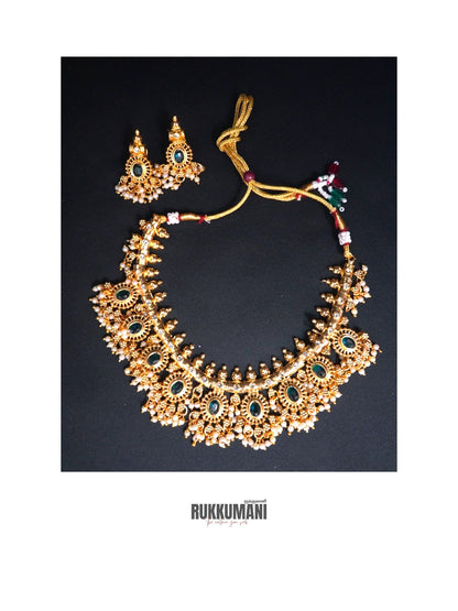 Rani Necklace Set Green | Choker with stone and pearl