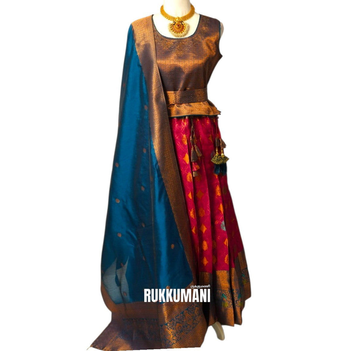 Neela malli Pattu Lehenga