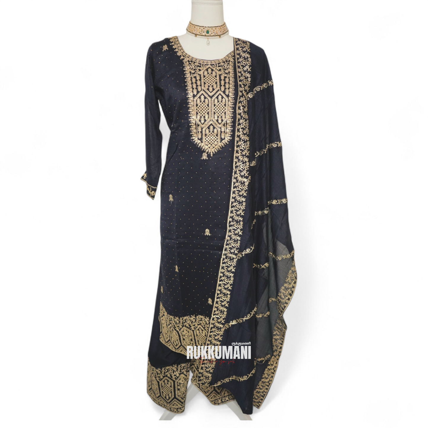 Poovizhi Salwar